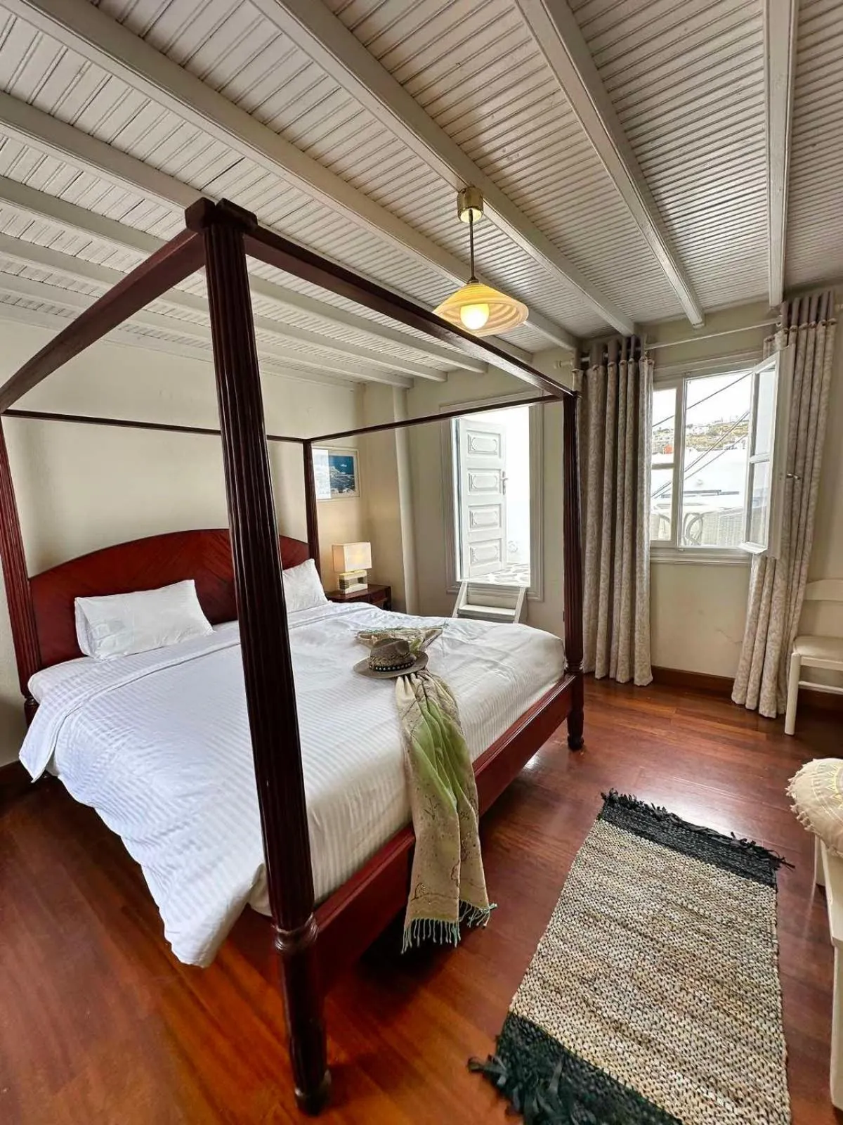 Bed in Le Coq Apartments