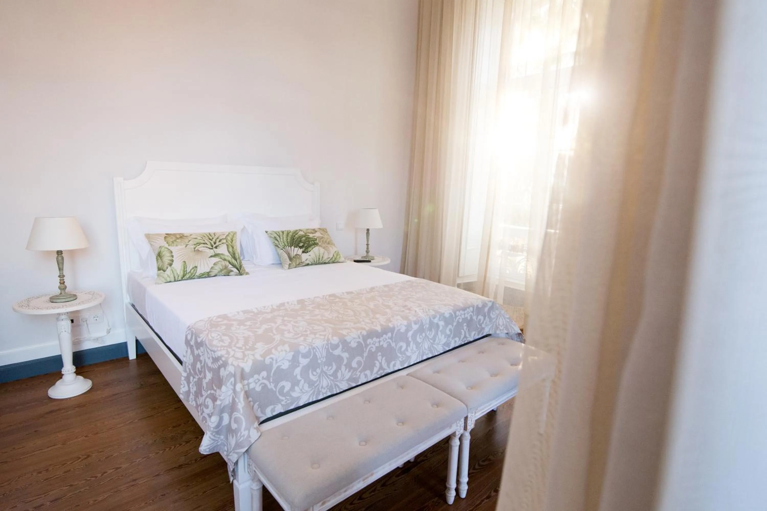 Bedroom, Bed in Casa das Palmeiras Charming House - Azores 1901