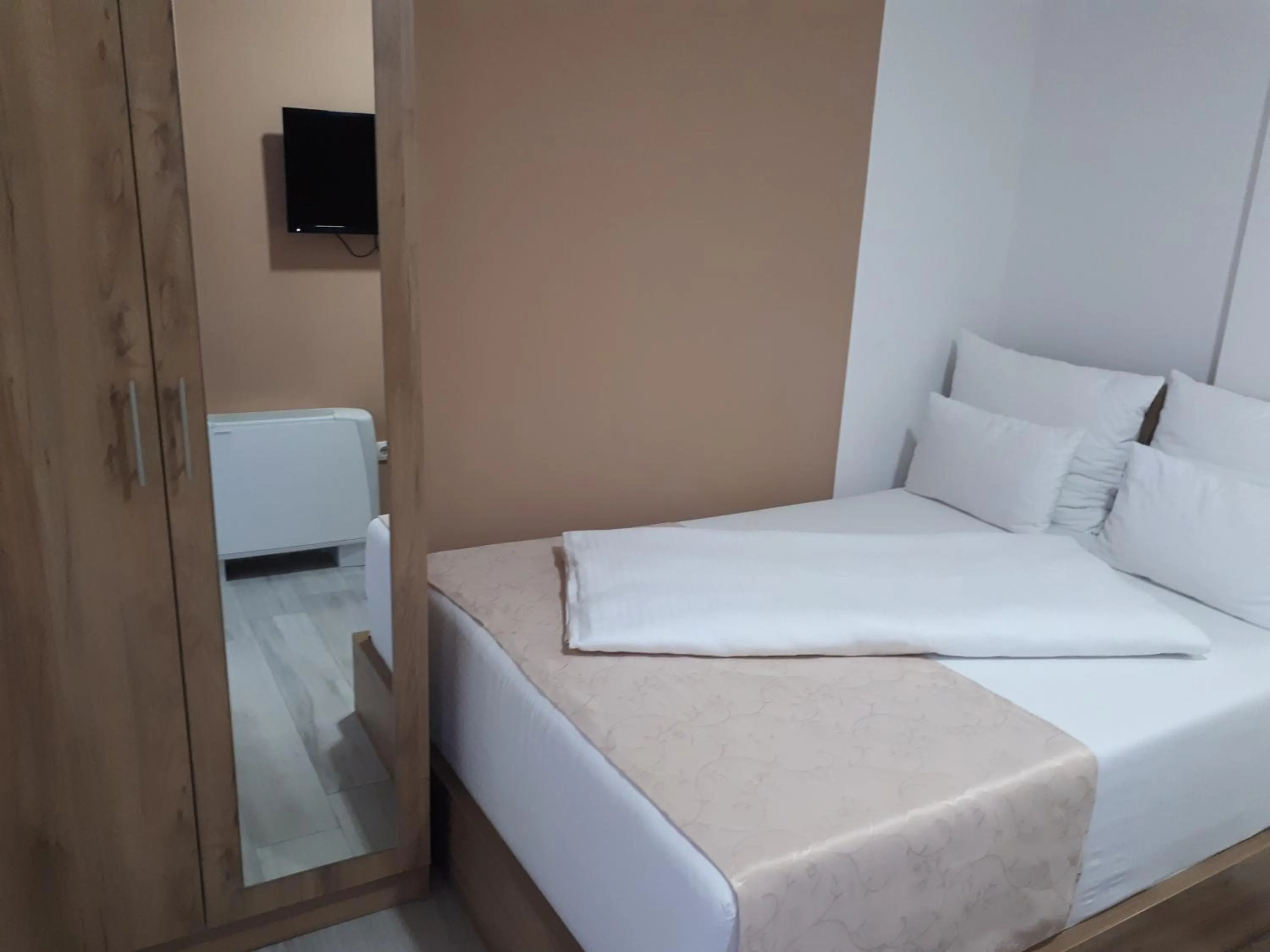 Photo of the whole room in Hotel Rekic