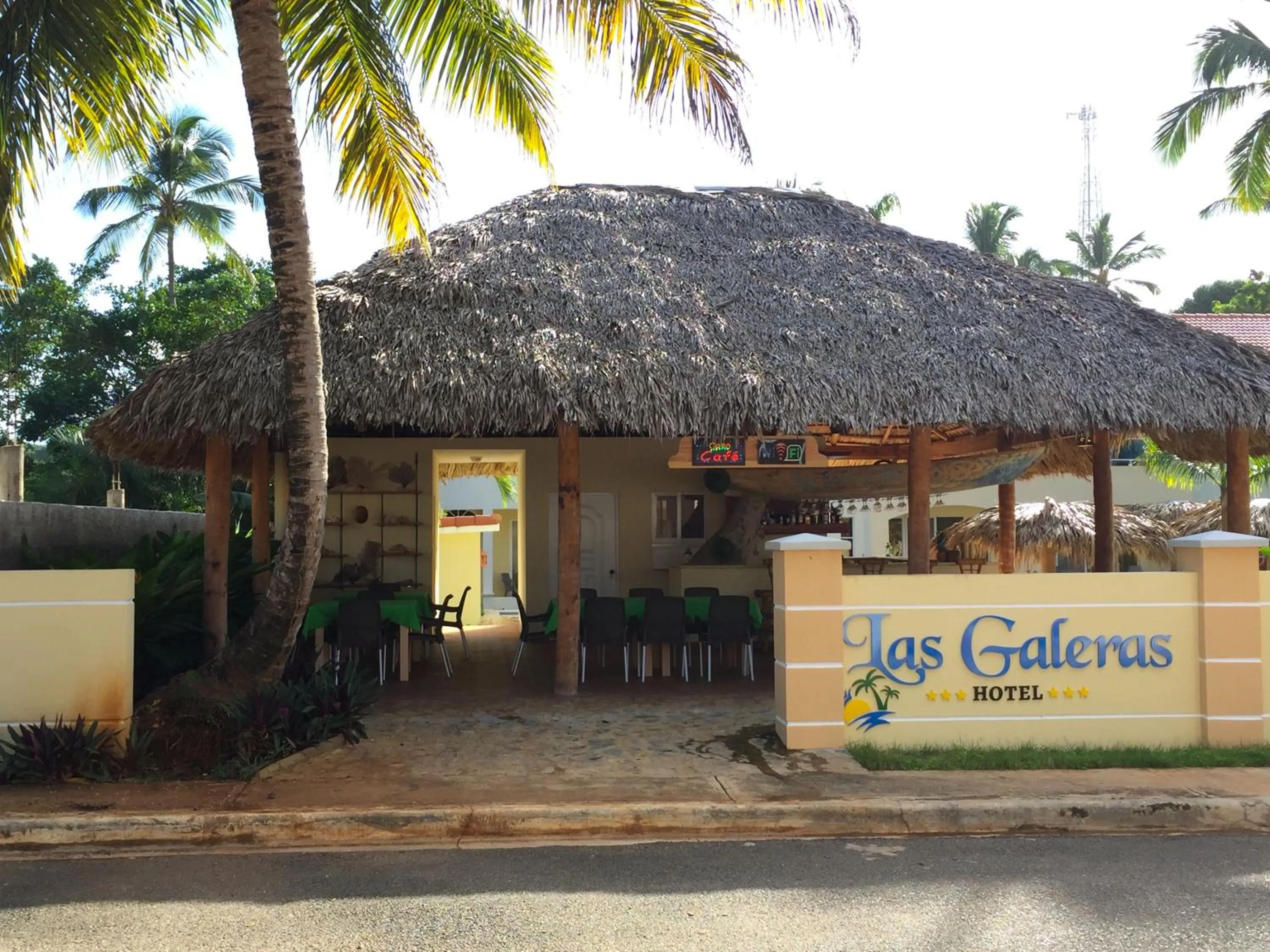 Facade/entrance in Las Galeras Hotel