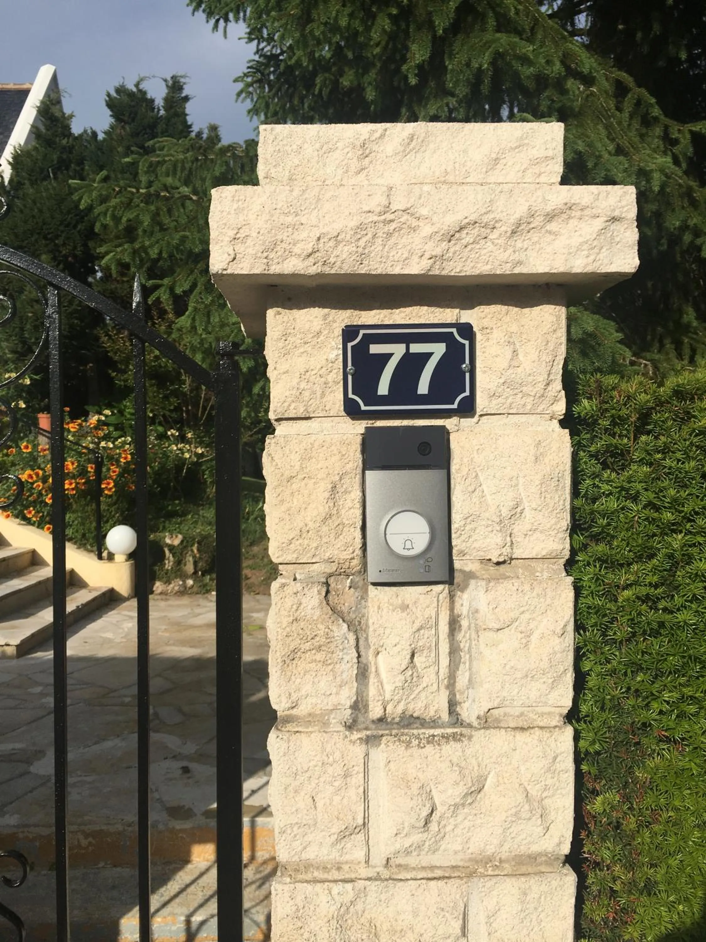 Facade/entrance in La Tour de Saint Cyr