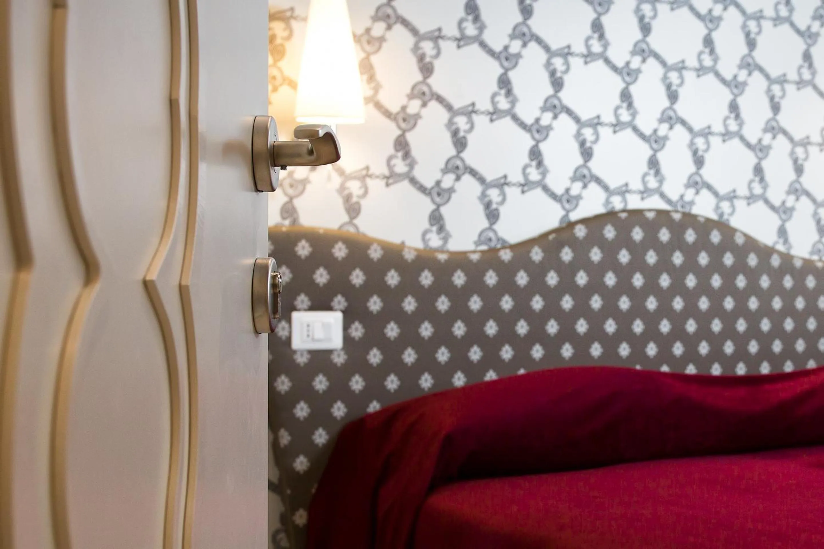 Photo of the whole room, Bed in Hotel Ca' Nobile Corner