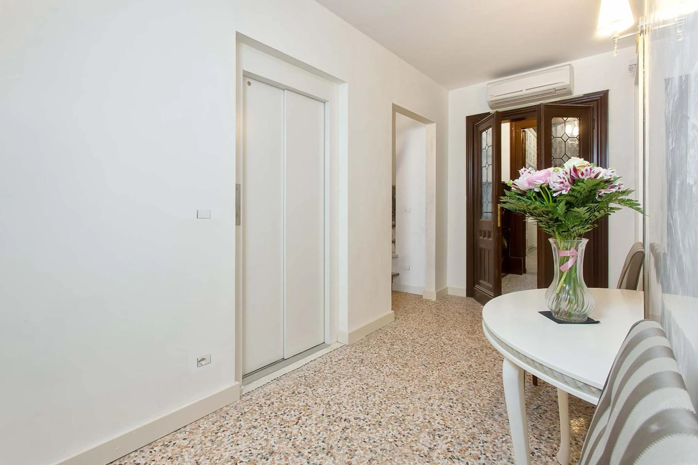 Area and facilities in Hotel Ca' Nobile Corner