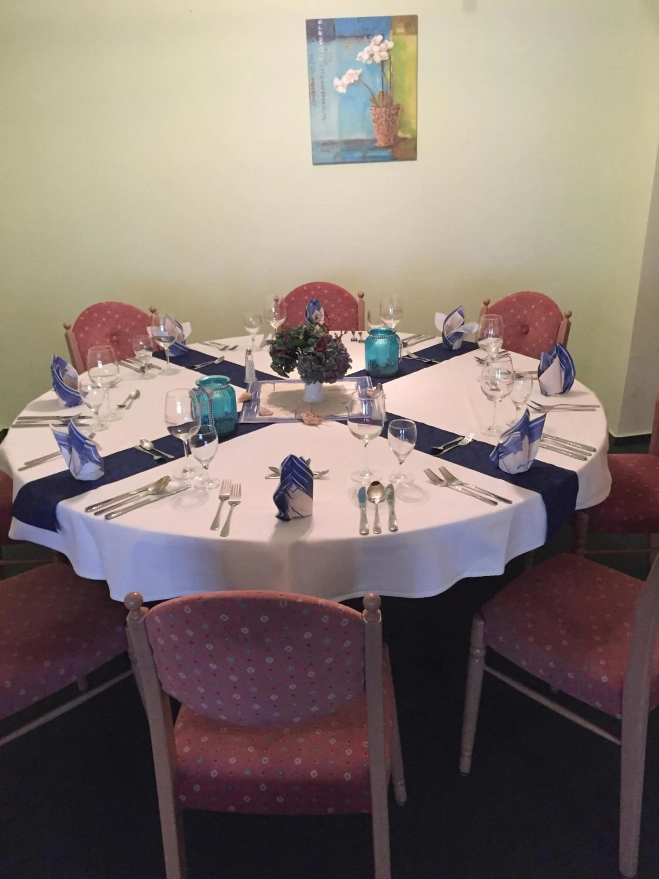 Restaurant/places to eat in Hotel Stadt Magdeburg