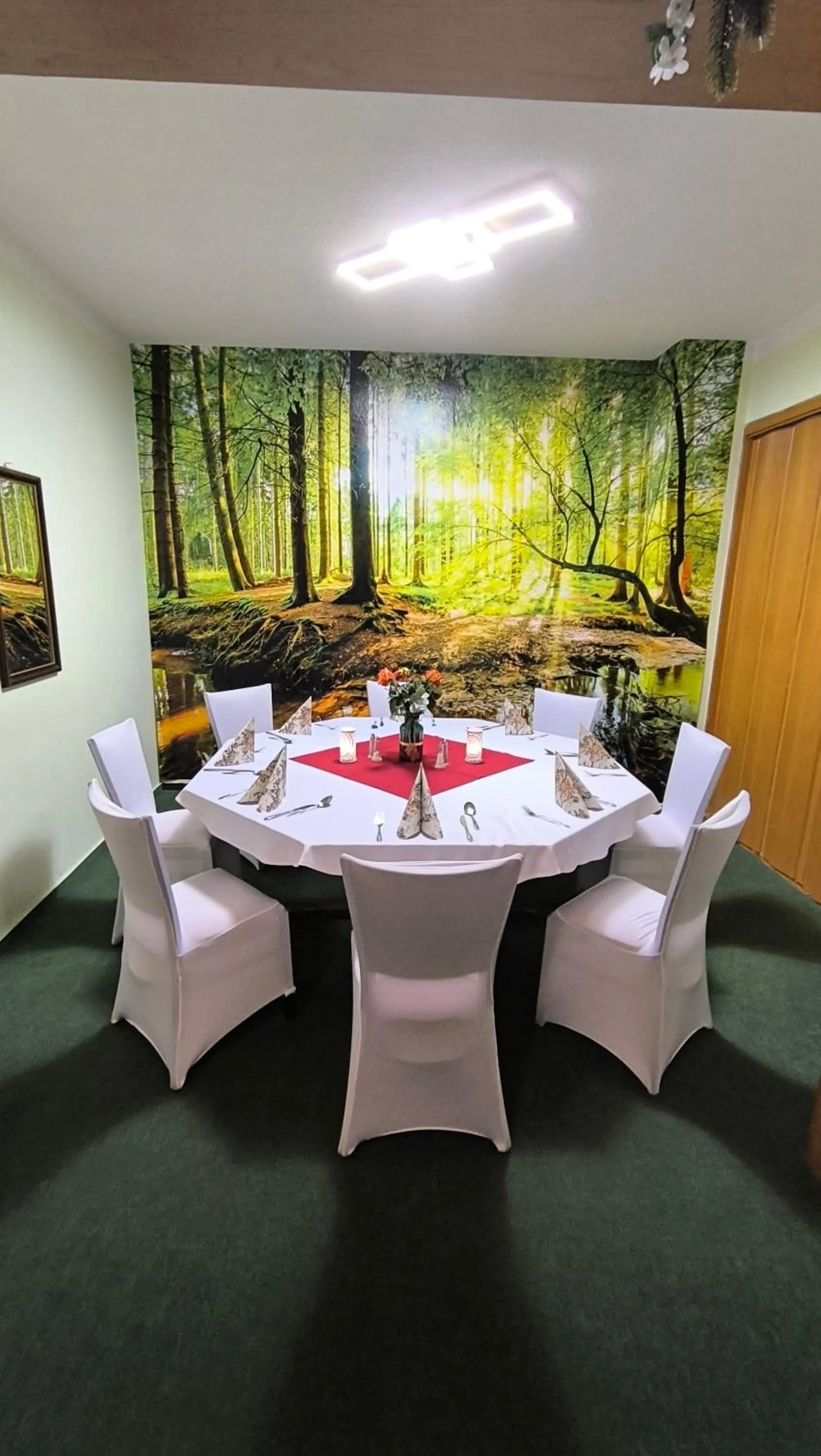 Restaurant/places to eat in Hotel Stadt Magdeburg