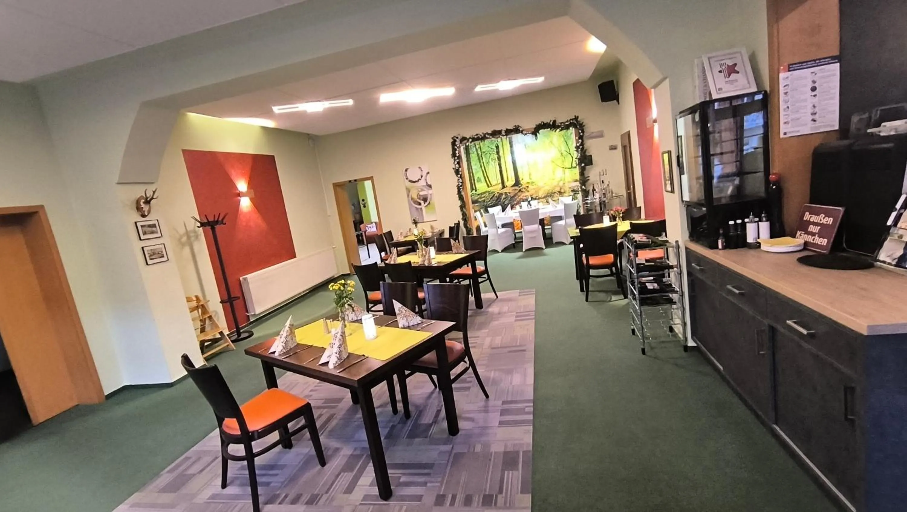 Restaurant/places to eat in Hotel Stadt Magdeburg