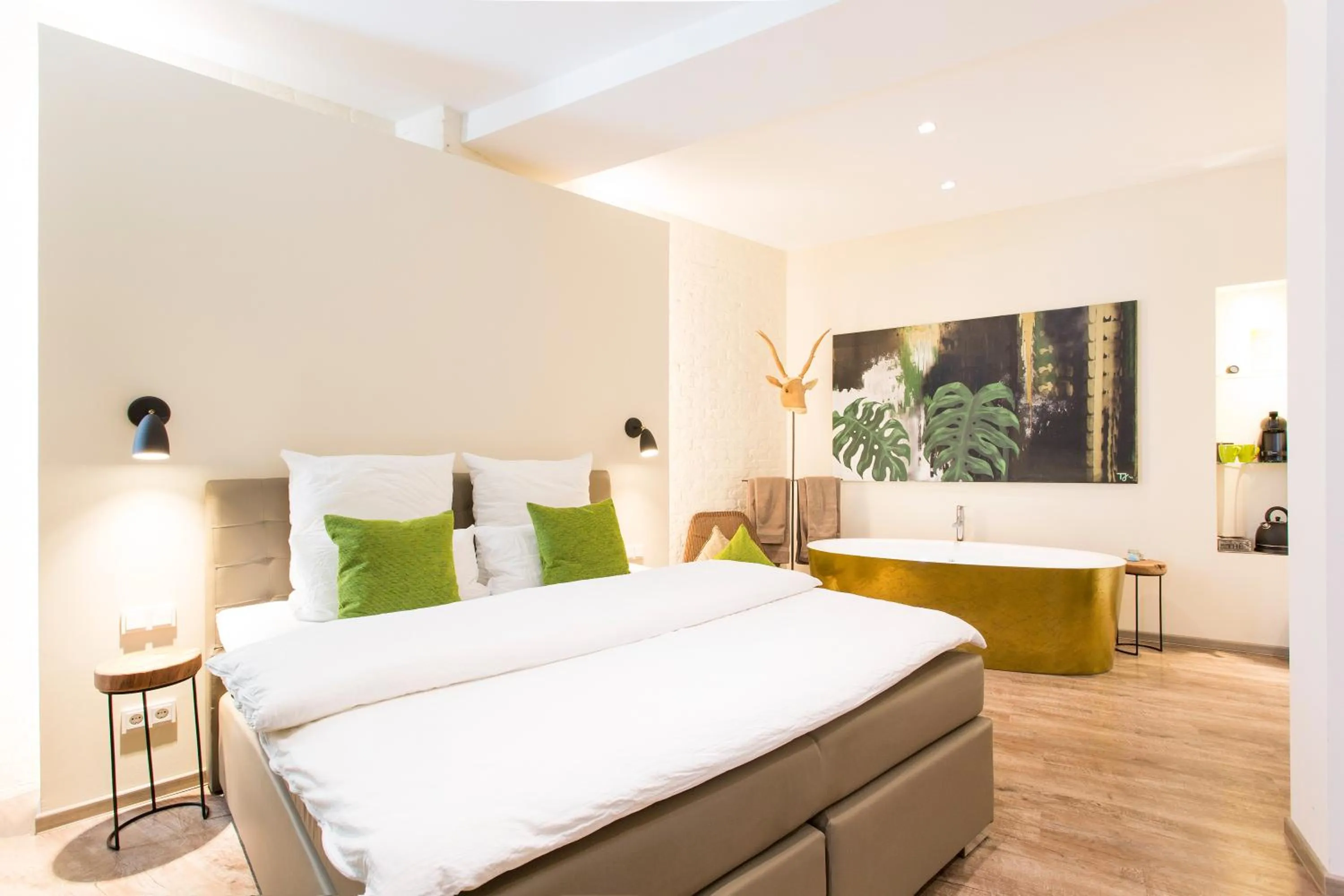 Bed in 1st Floor Köln 2