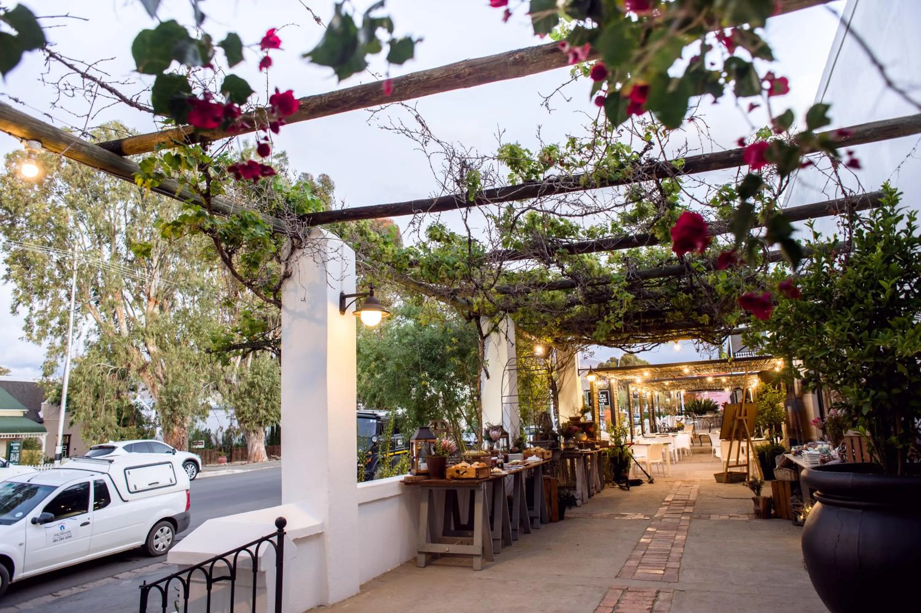 Restaurant/places to eat in Mont d'Or Swartberg Hotel