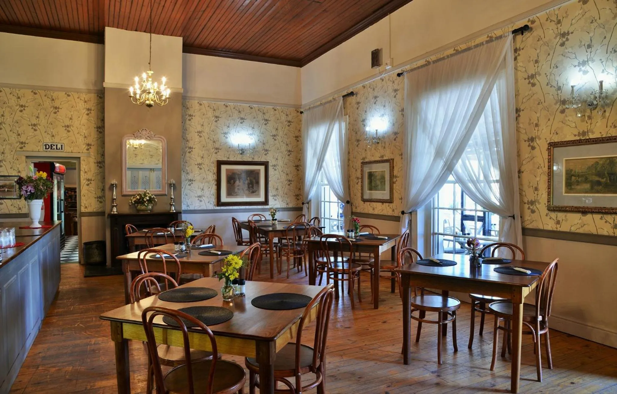Restaurant/places to eat in Mont d'Or Swartberg Hotel