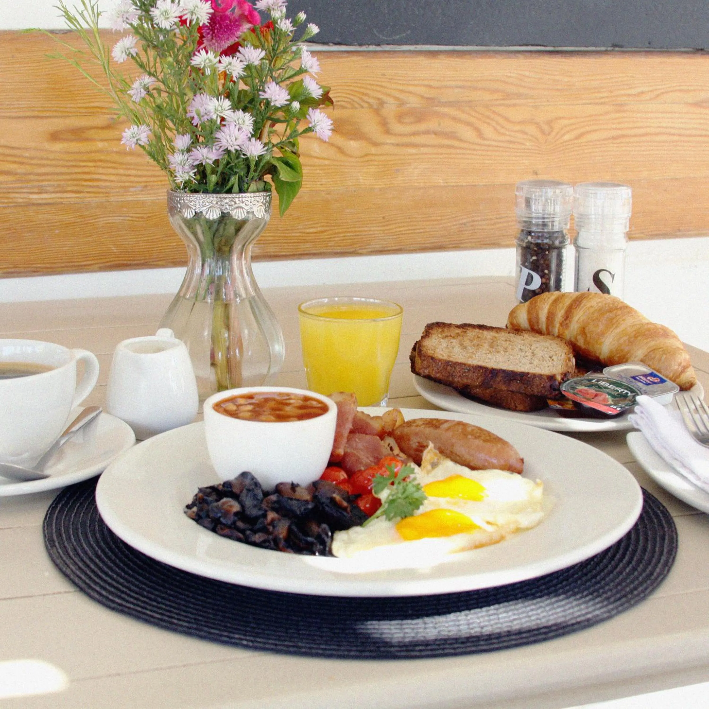 Breakfast in Mont d'Or Swartberg Hotel