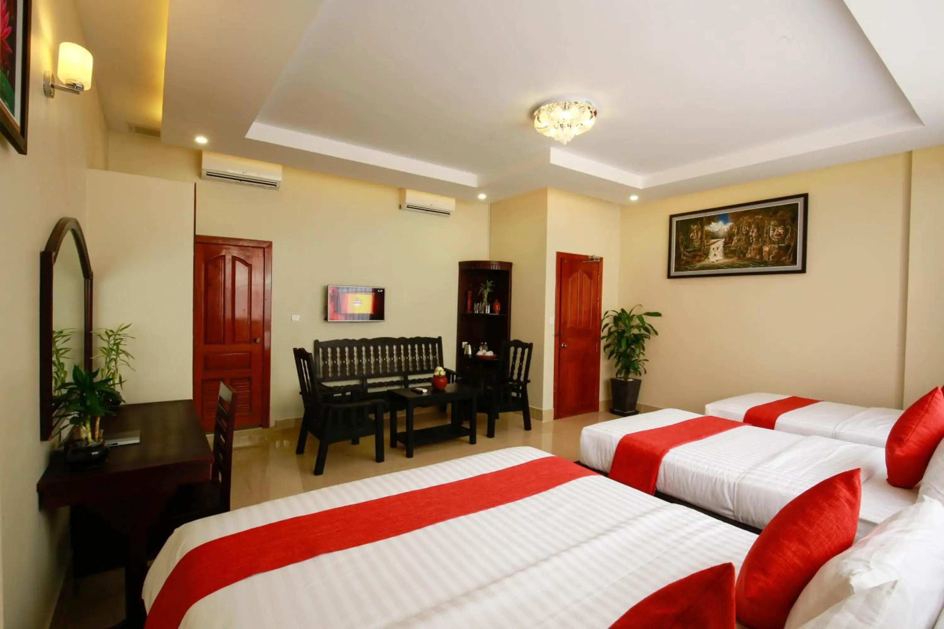 Deluxe Family Room with Pool View - Free Pick Up in Chheng Residence Deluxe Family Room with Pool View - Free Pick Up in Chheng Residence