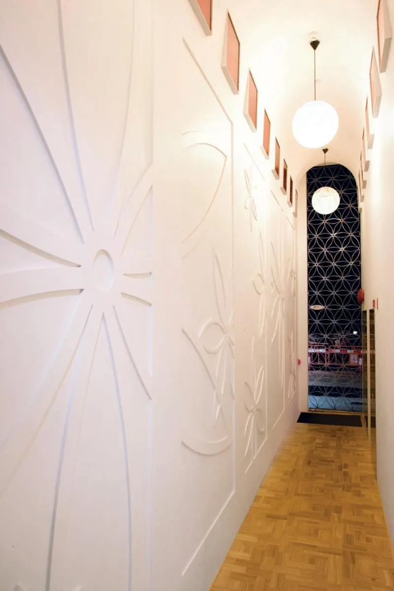 Facade/entrance in Stanley Oriental Hotel