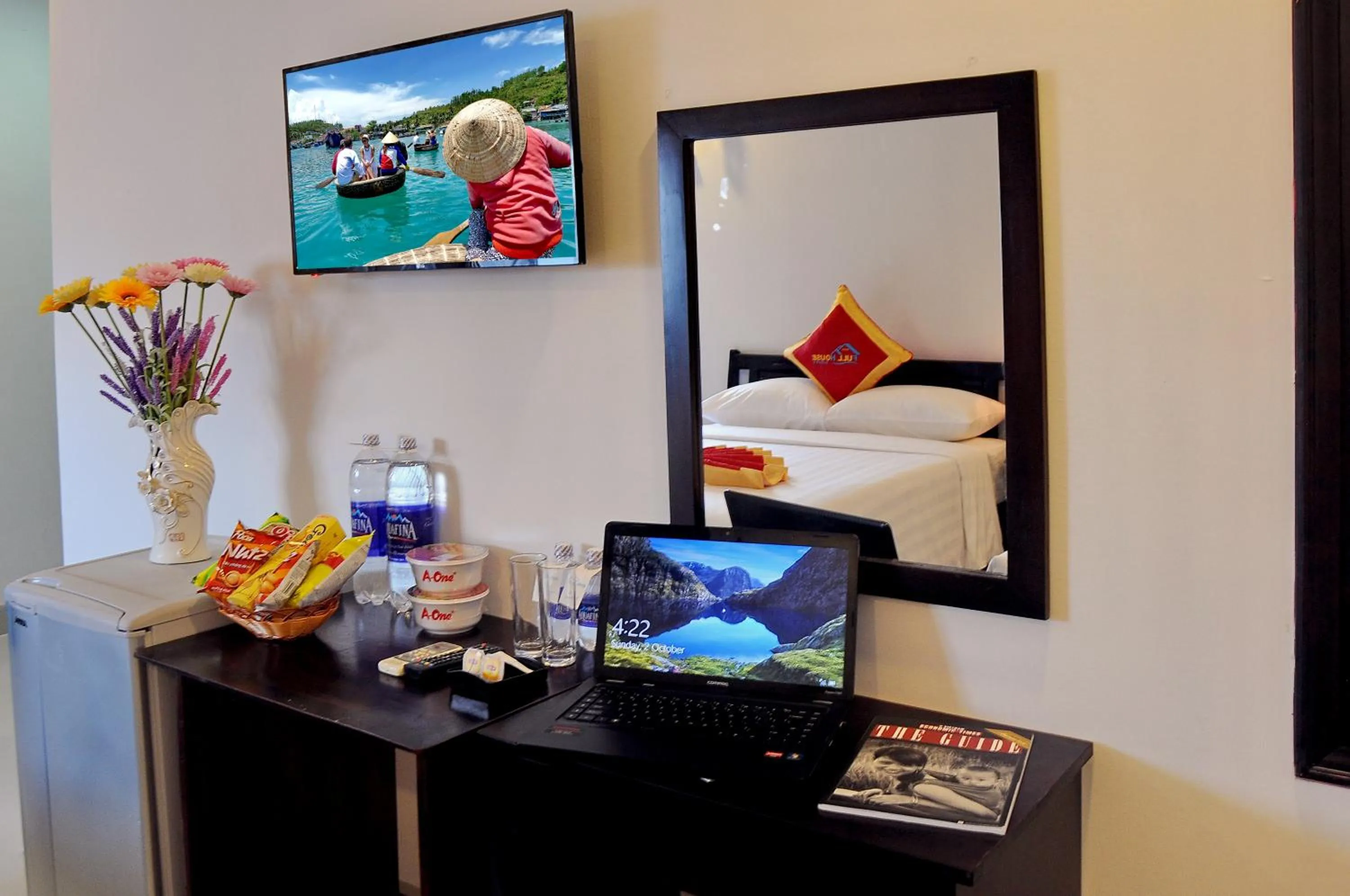 Area and facilities in Full House Hotel