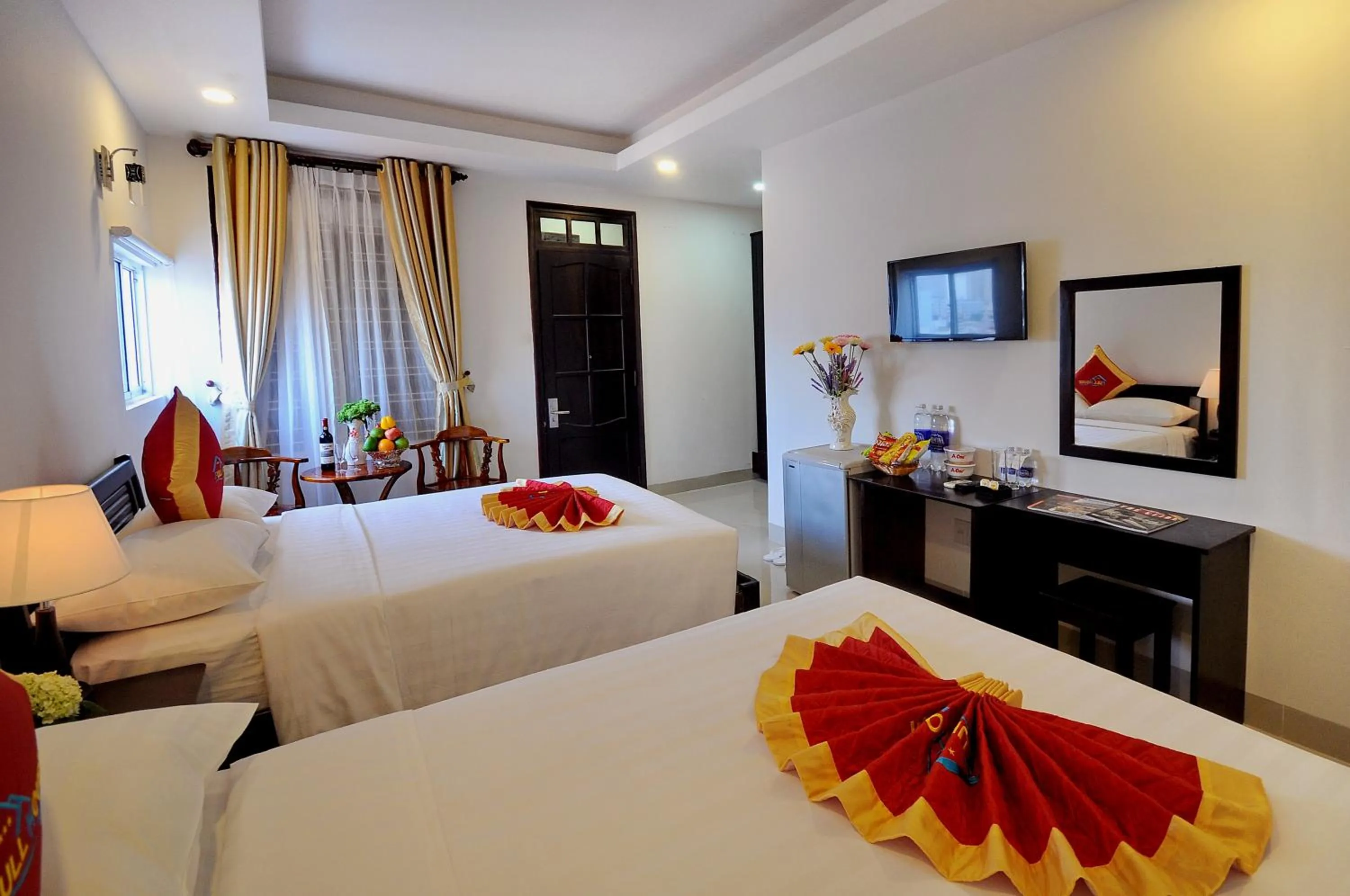 Bedroom, Bed in Full House Hotel