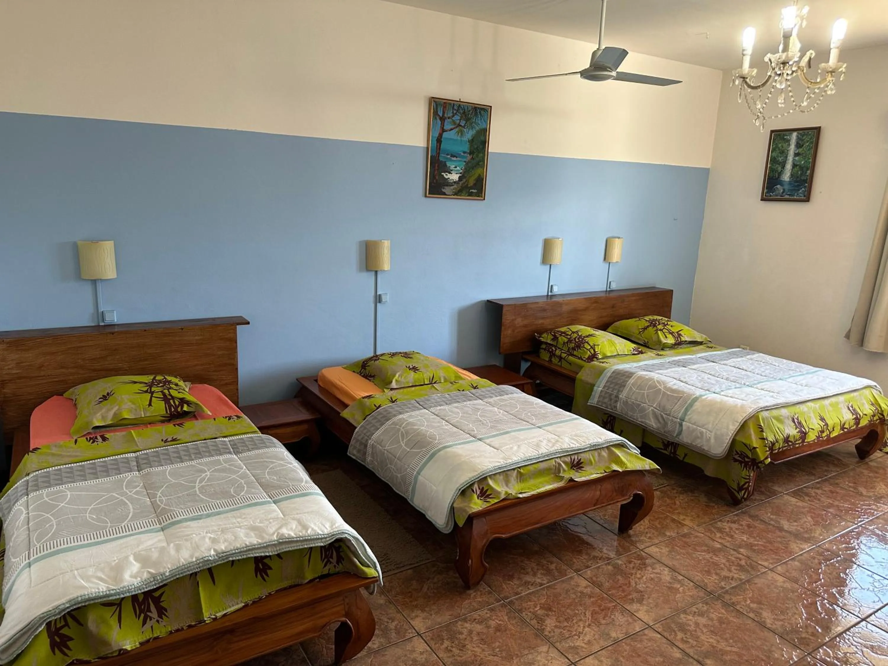 Photo of the whole room, Bed in Zoiseaux Pays