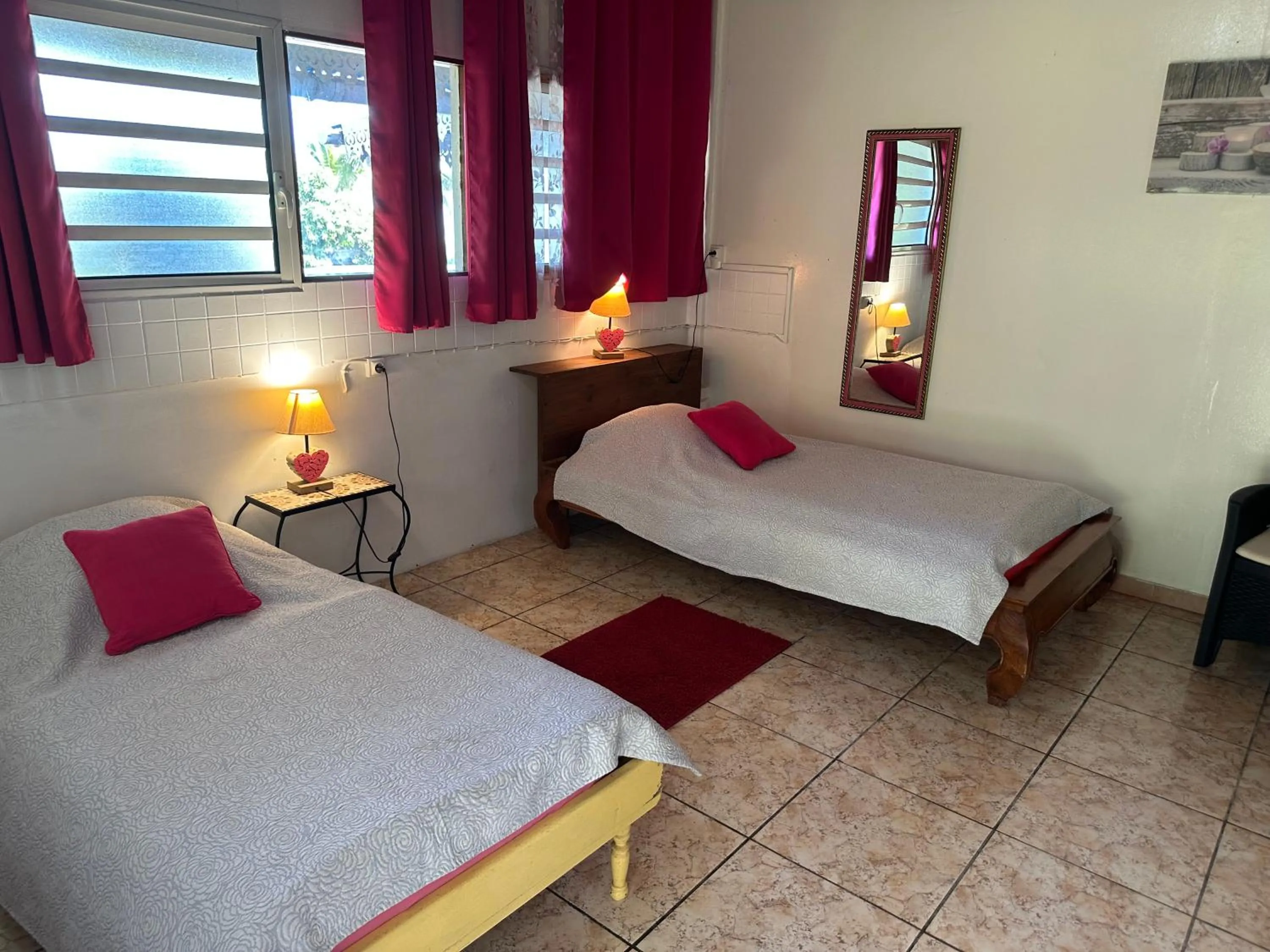 Bedroom, Bed in Zoiseaux Pays