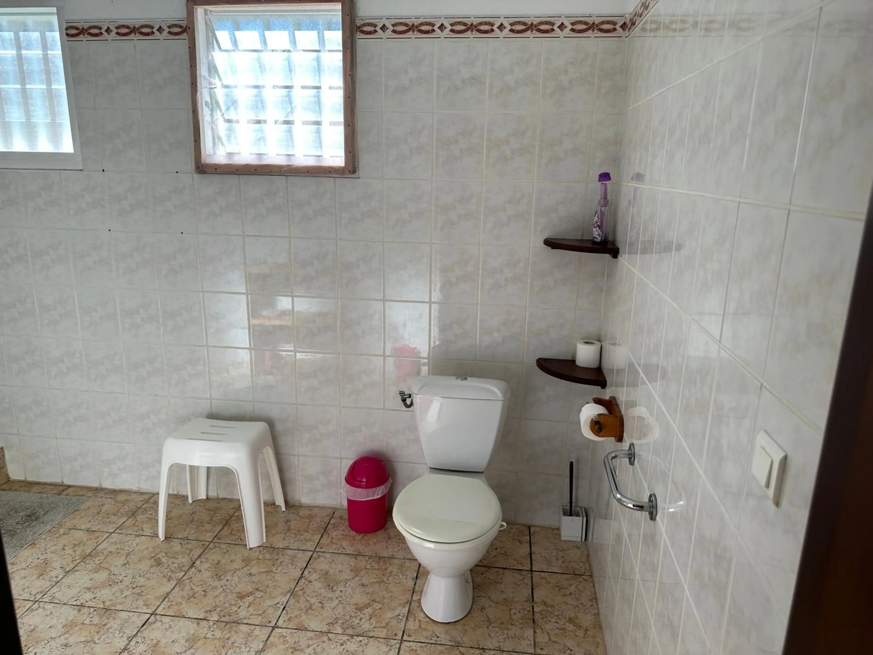 Toilet in Zoiseaux Pays