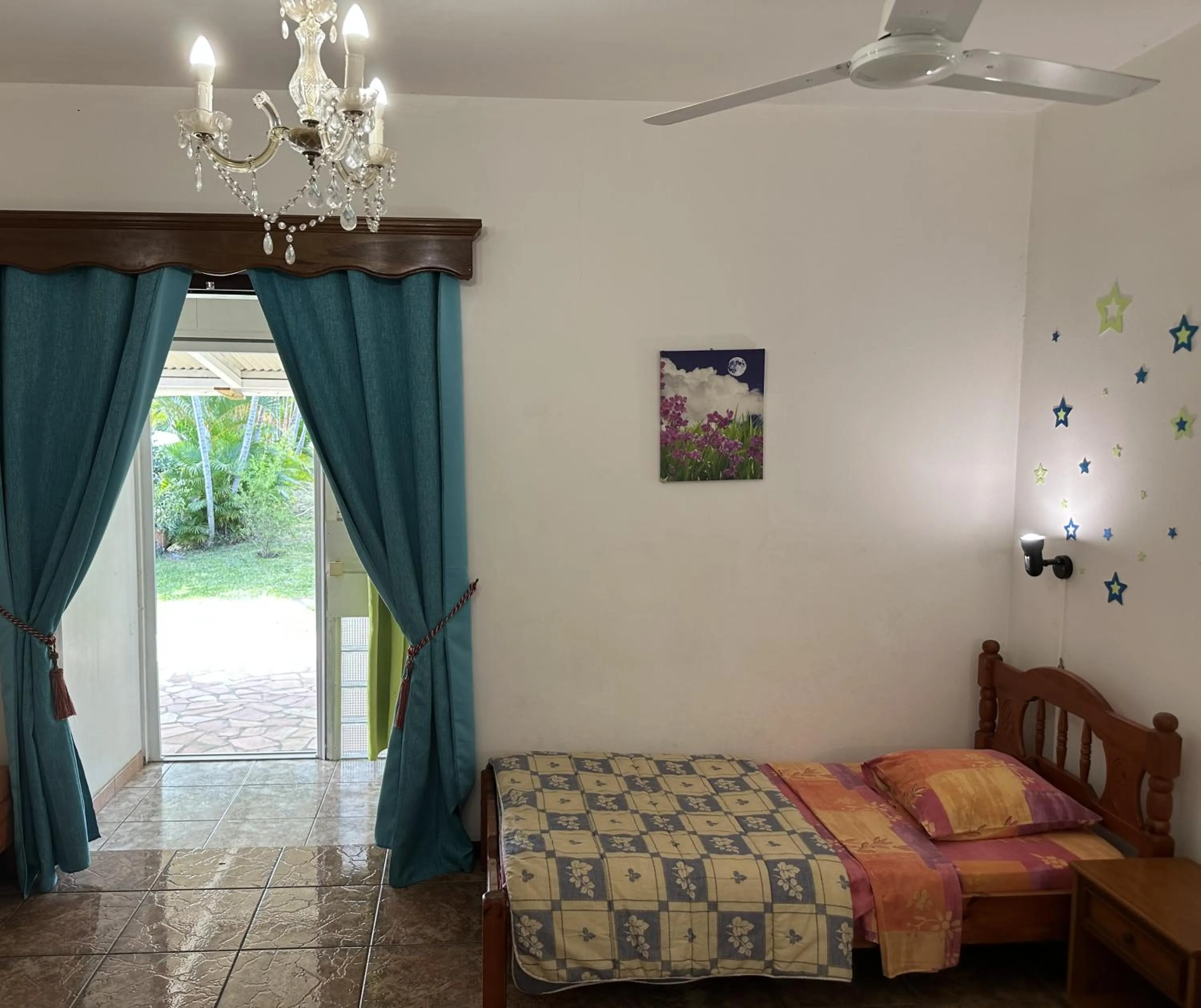 Photo of the whole room, Bed in Zoiseaux Pays