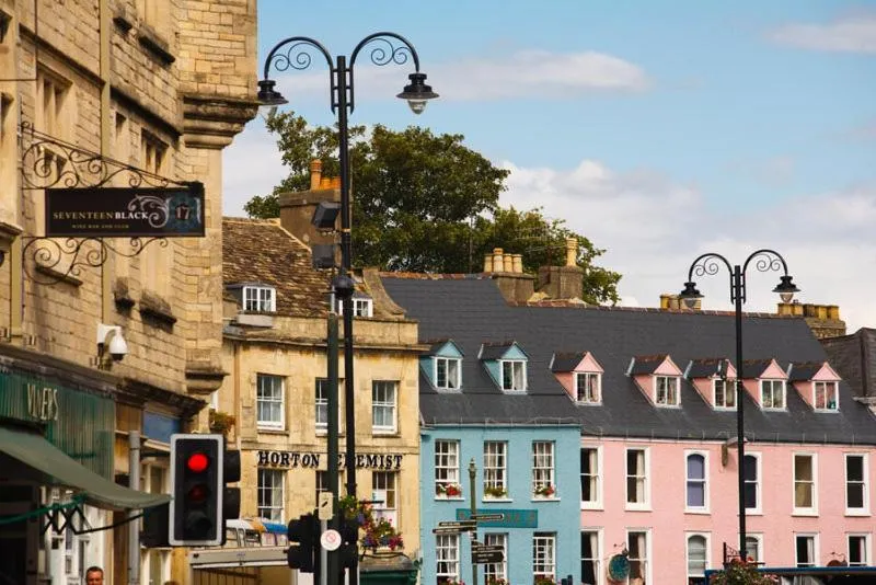 Neighbourhood in The Barrel Store Cirencester