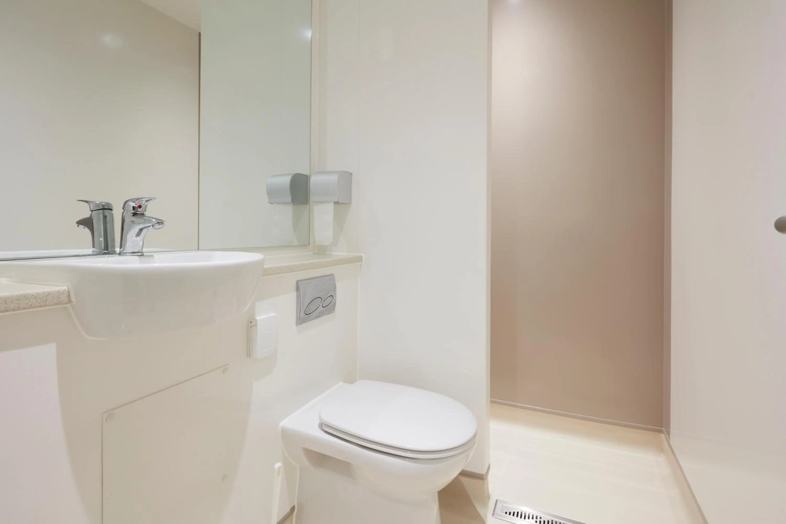 Bathroom in The Barrel Store Cirencester