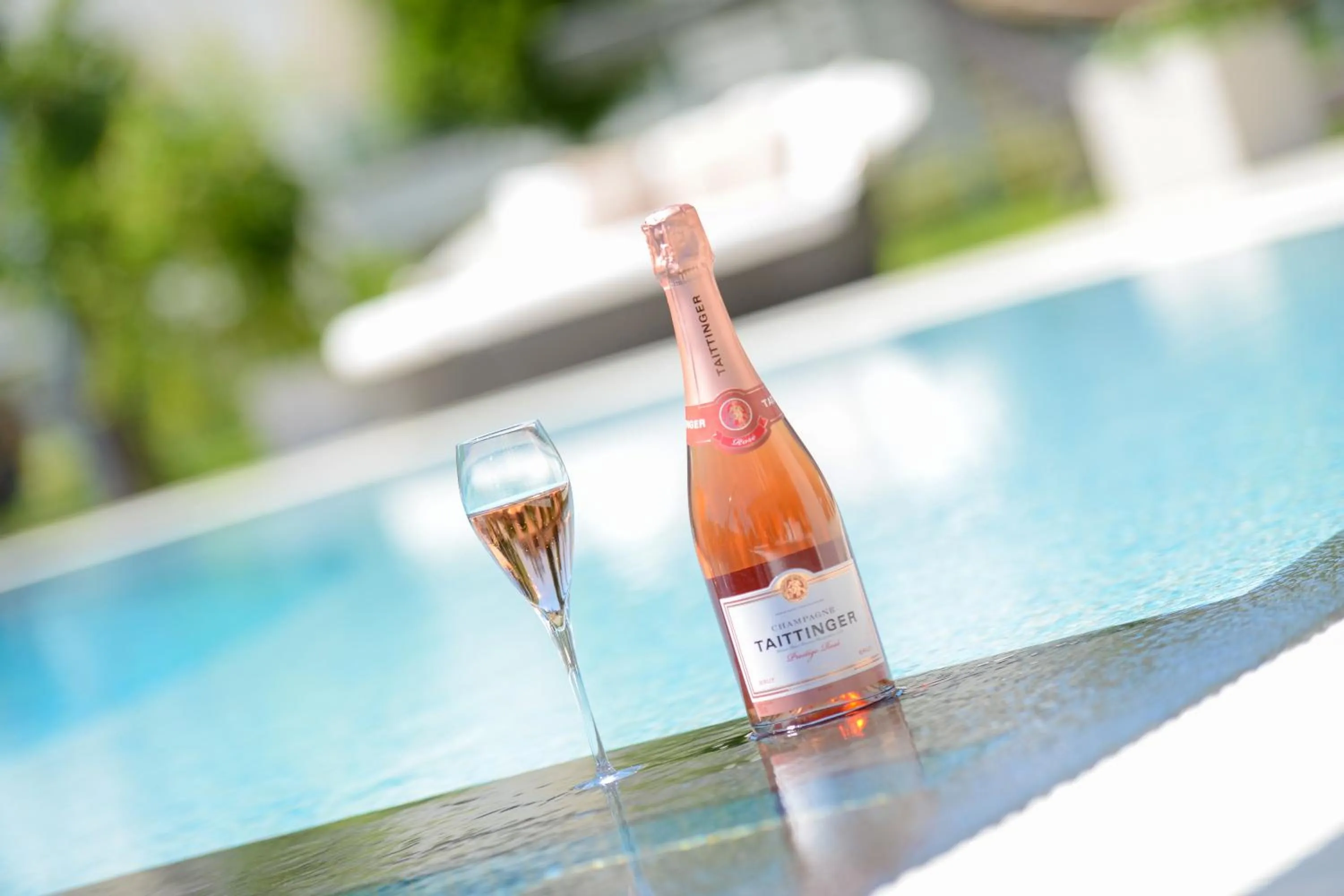 Alcoholic drinks in Aura Hotel Adults Only