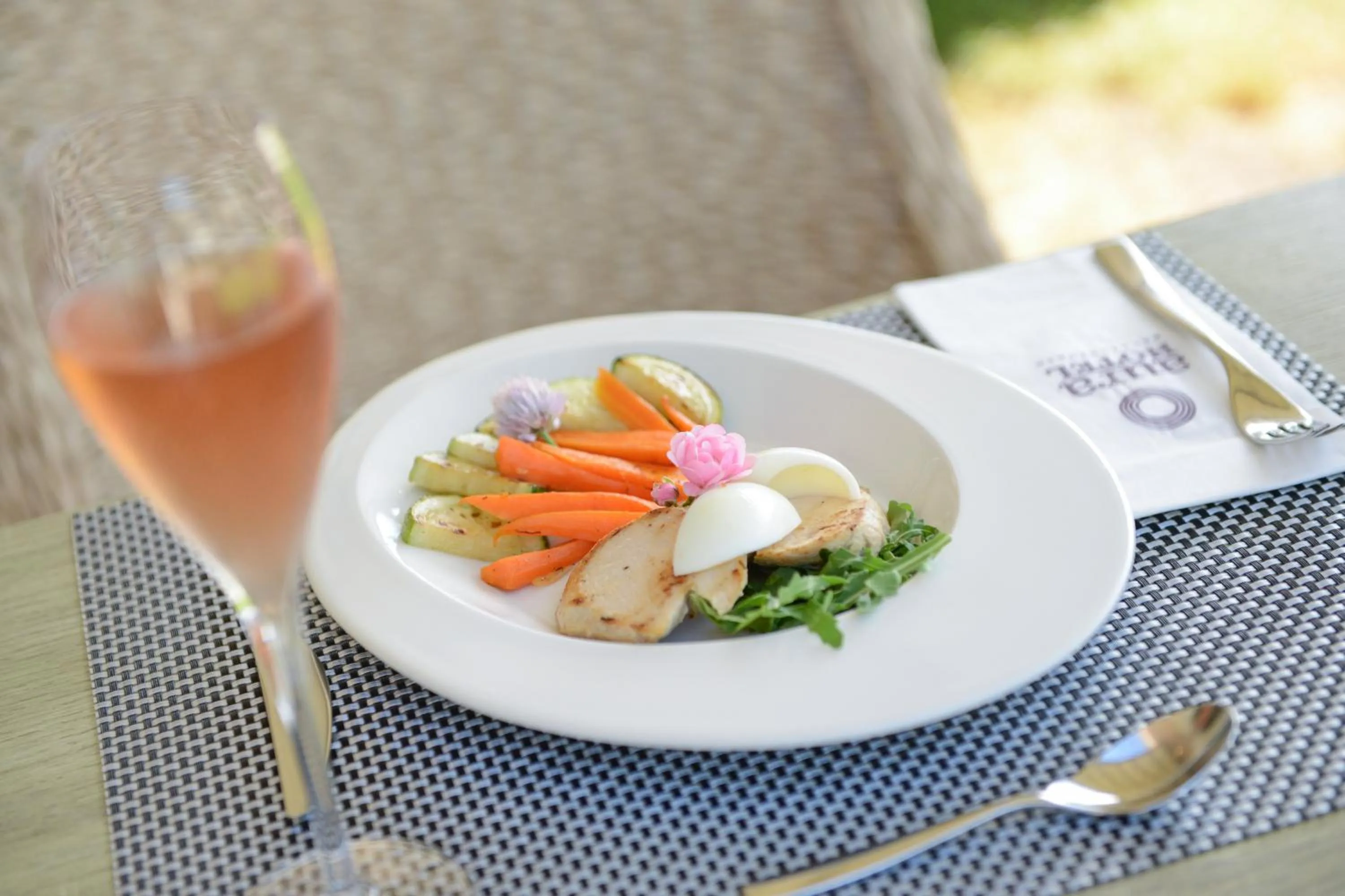 Food and drinks in Aura Hotel Adults Only