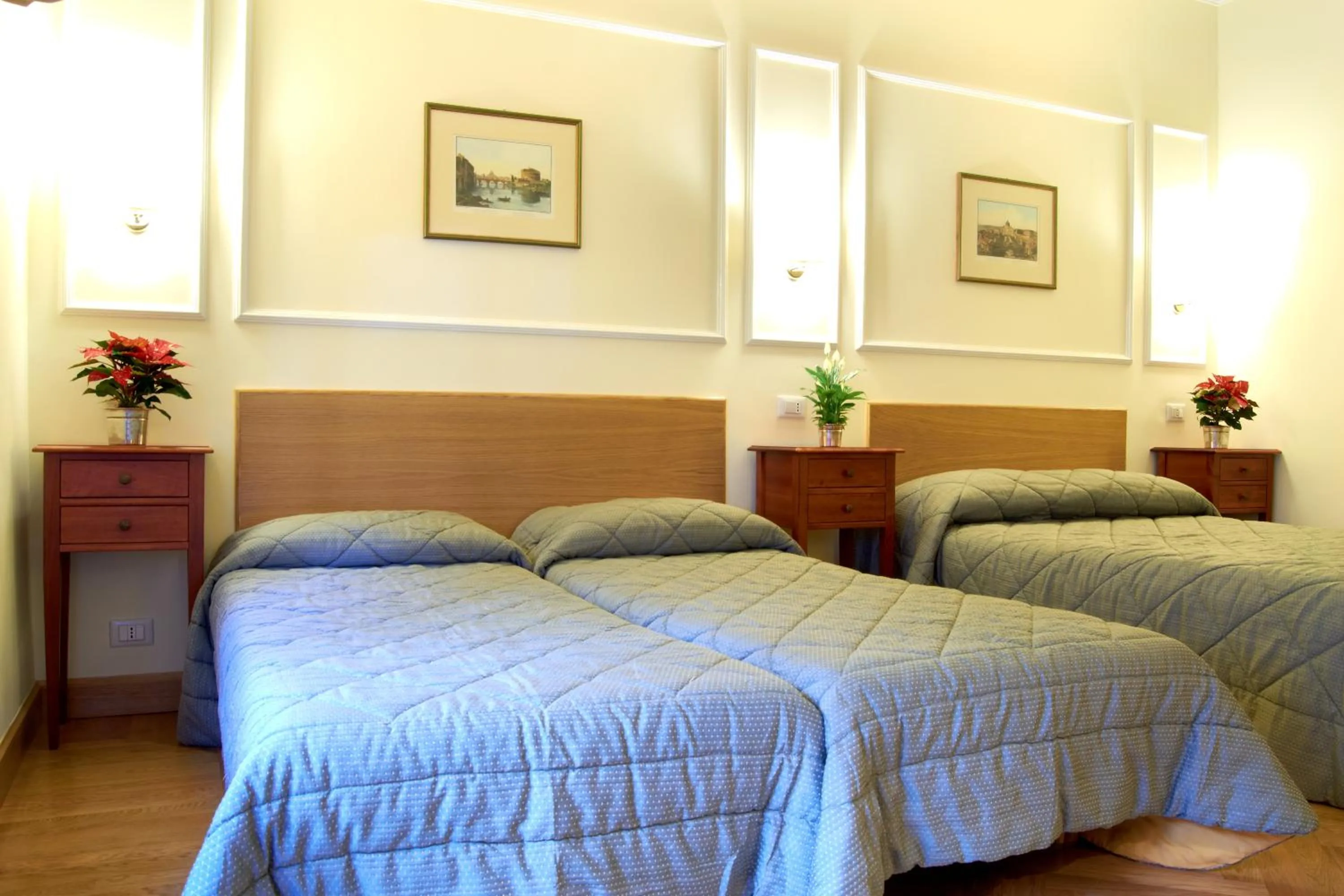 Photo of the whole room, Bed in Domus Cavour Guest house