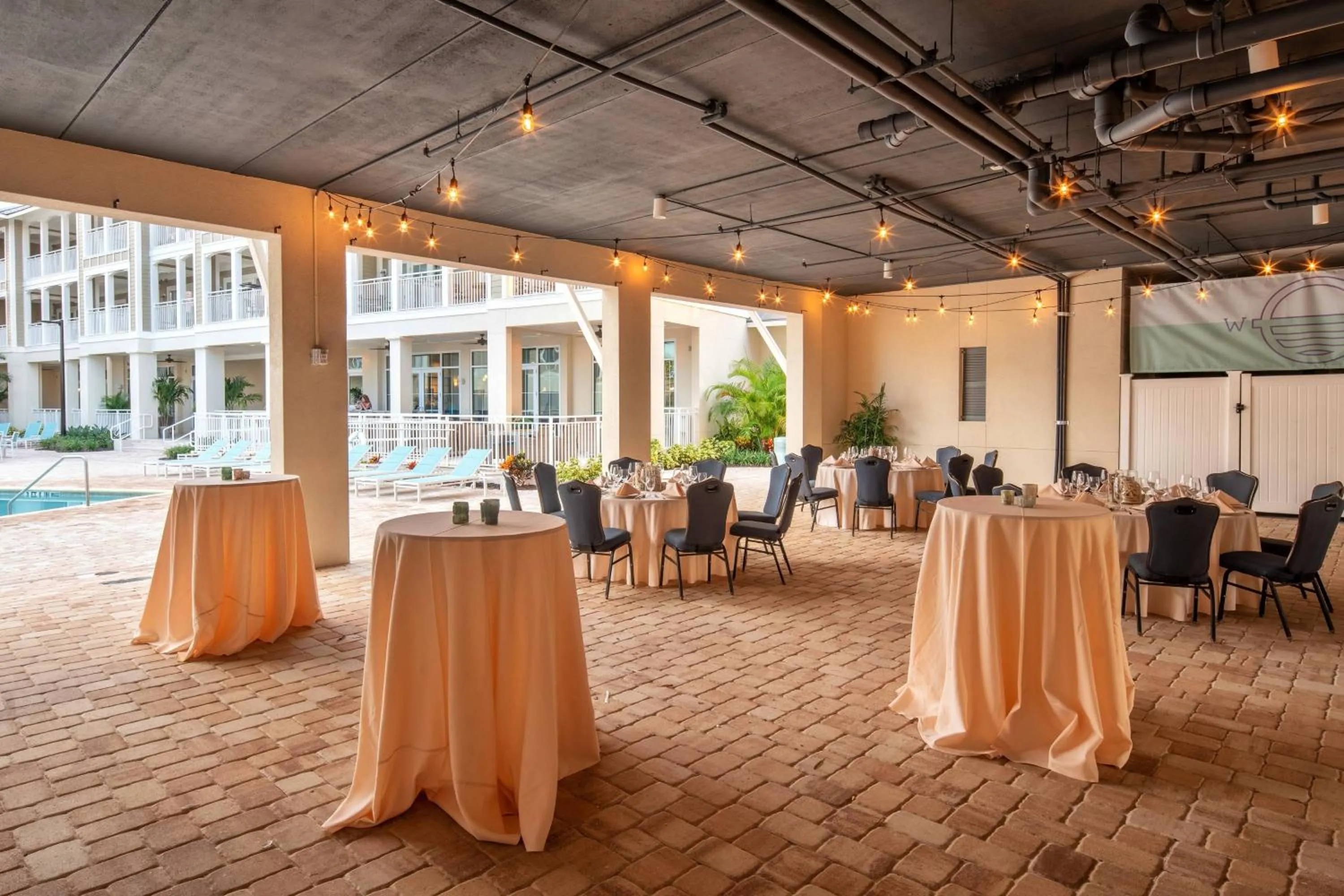 Lobby or reception in Waterline Villas & Marina, Autograph Collection