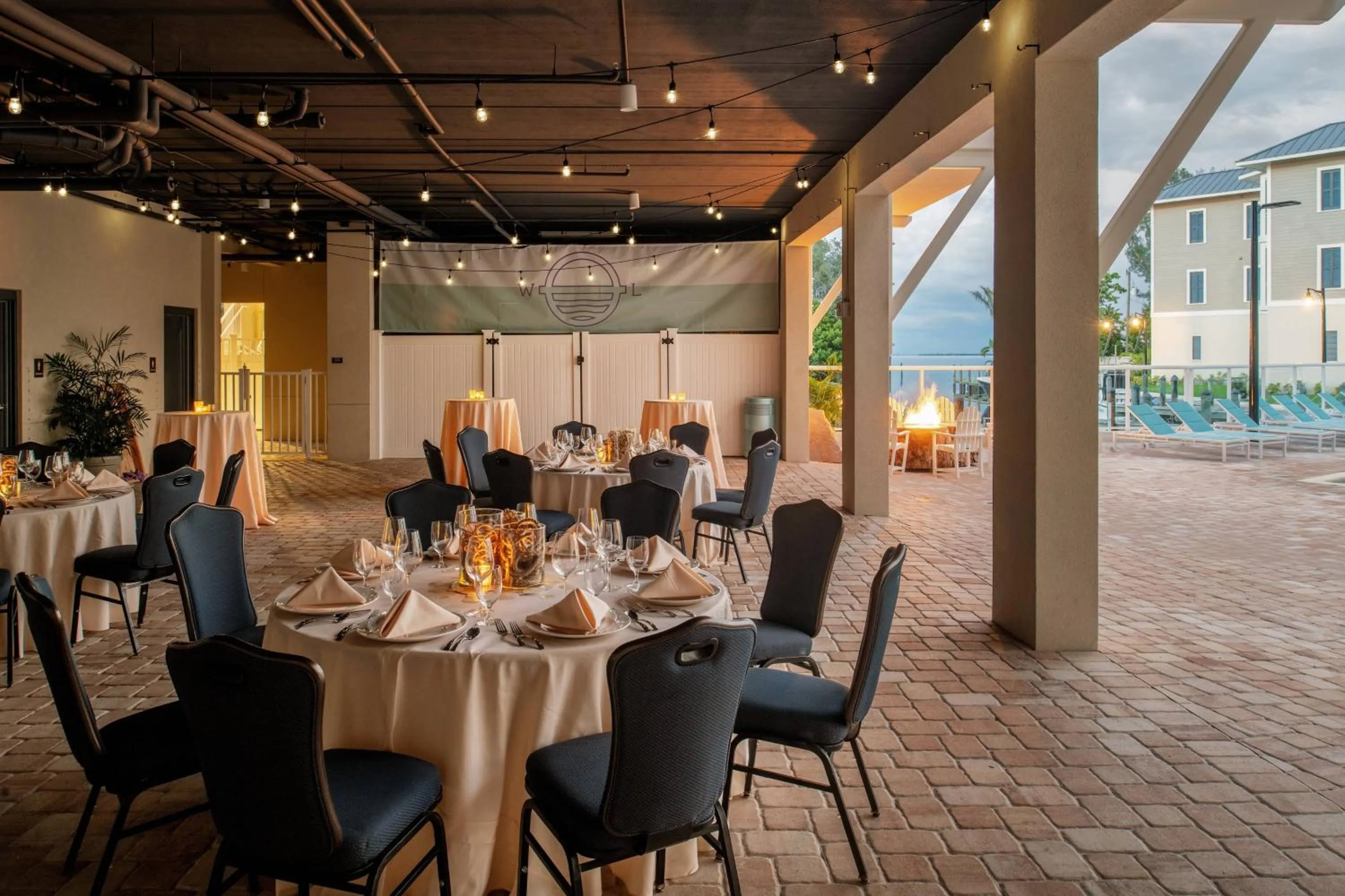 Banquet/Function facilities in Waterline Villas & Marina, Autograph Collection