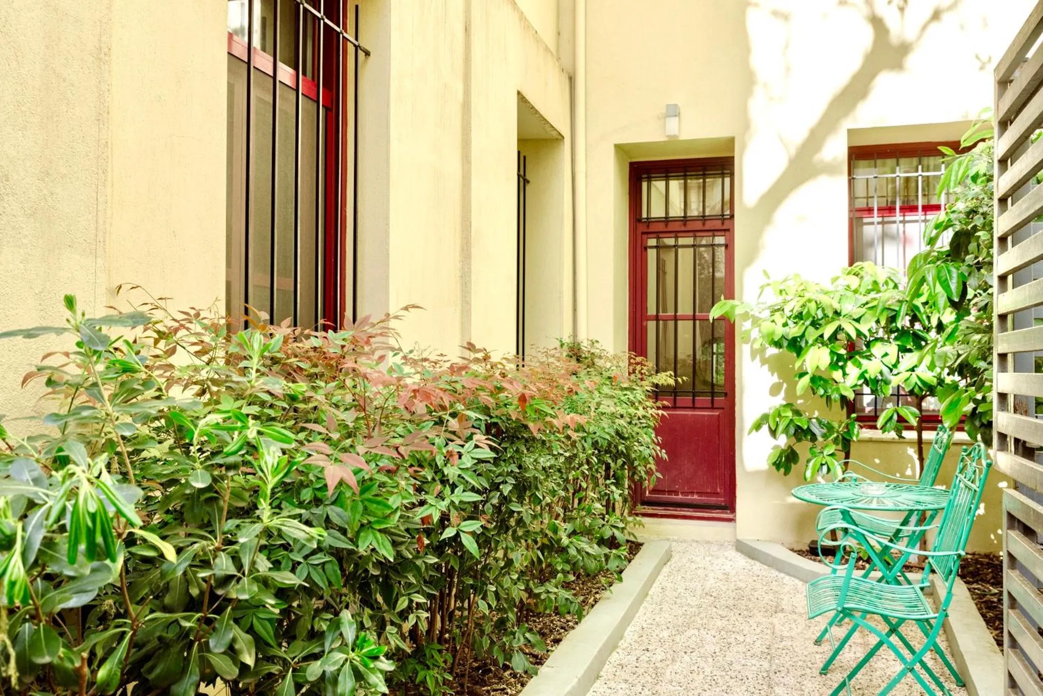 Garden in Gatto Perso Luxury Studios And Apartments