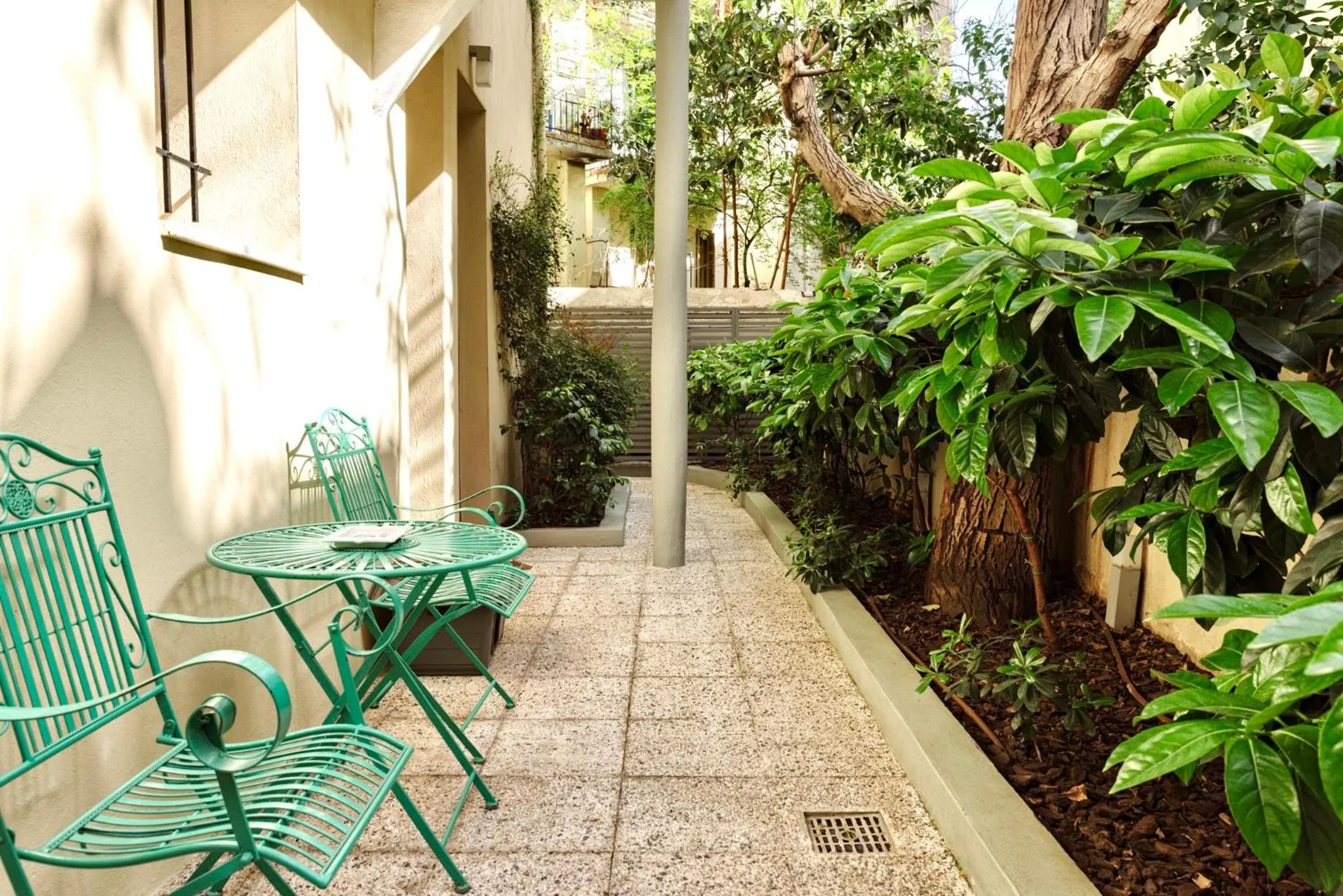 Garden in Gatto Perso Luxury Studios And Apartments