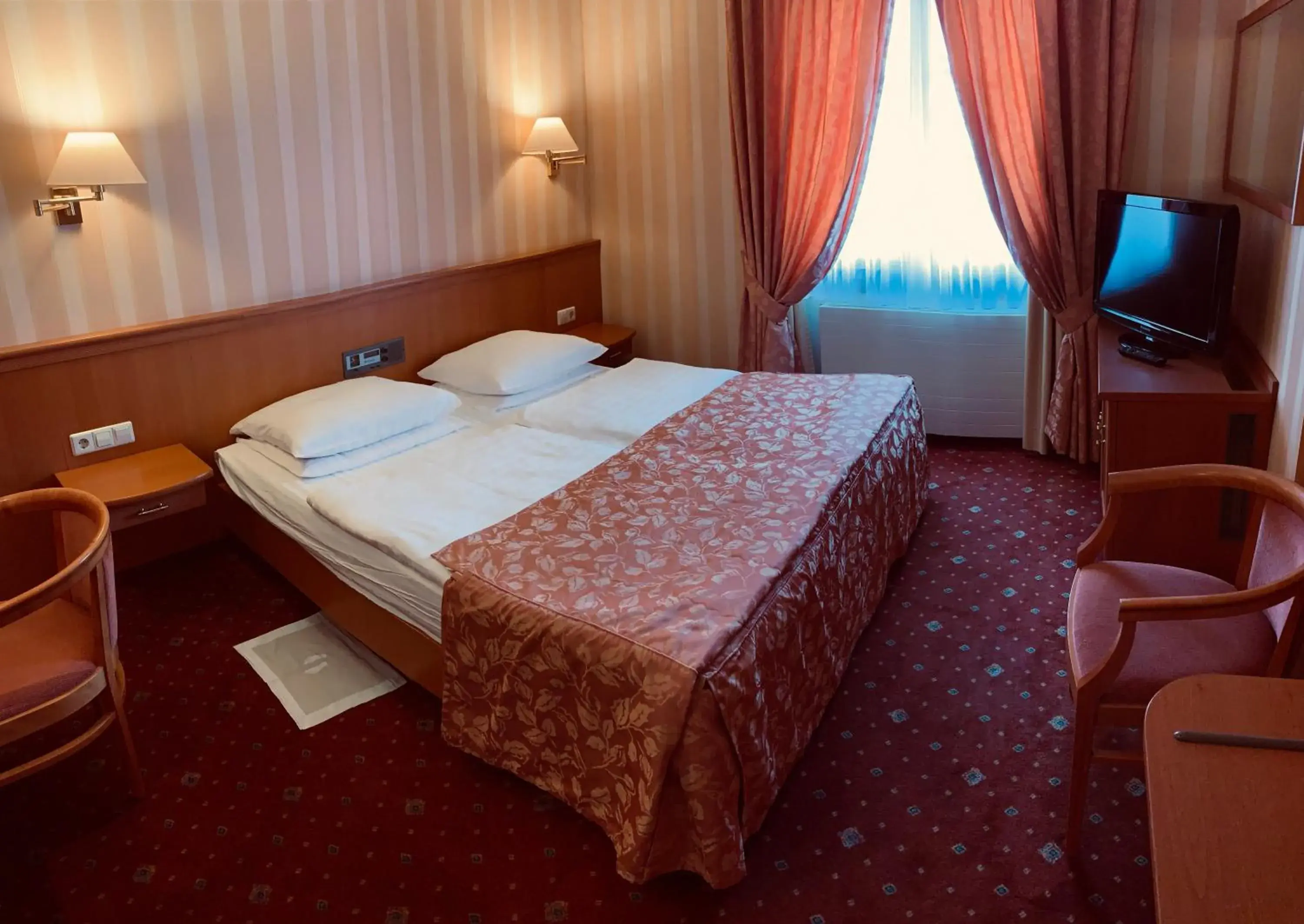 Hotel - Restaurant DAHM Hotel - Restaurant DAHM