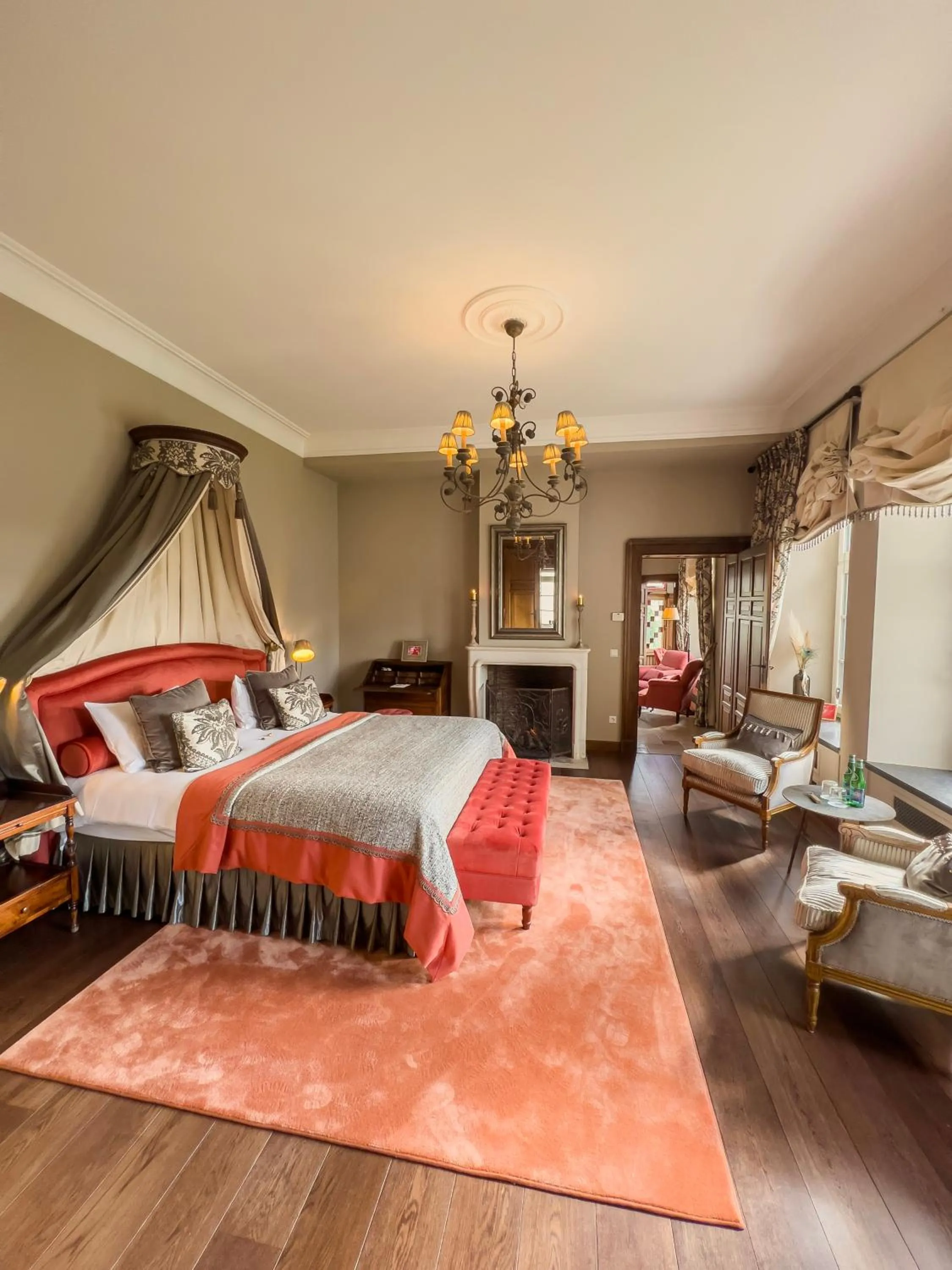 Bedroom, Bed in Chateau d'Urspelt