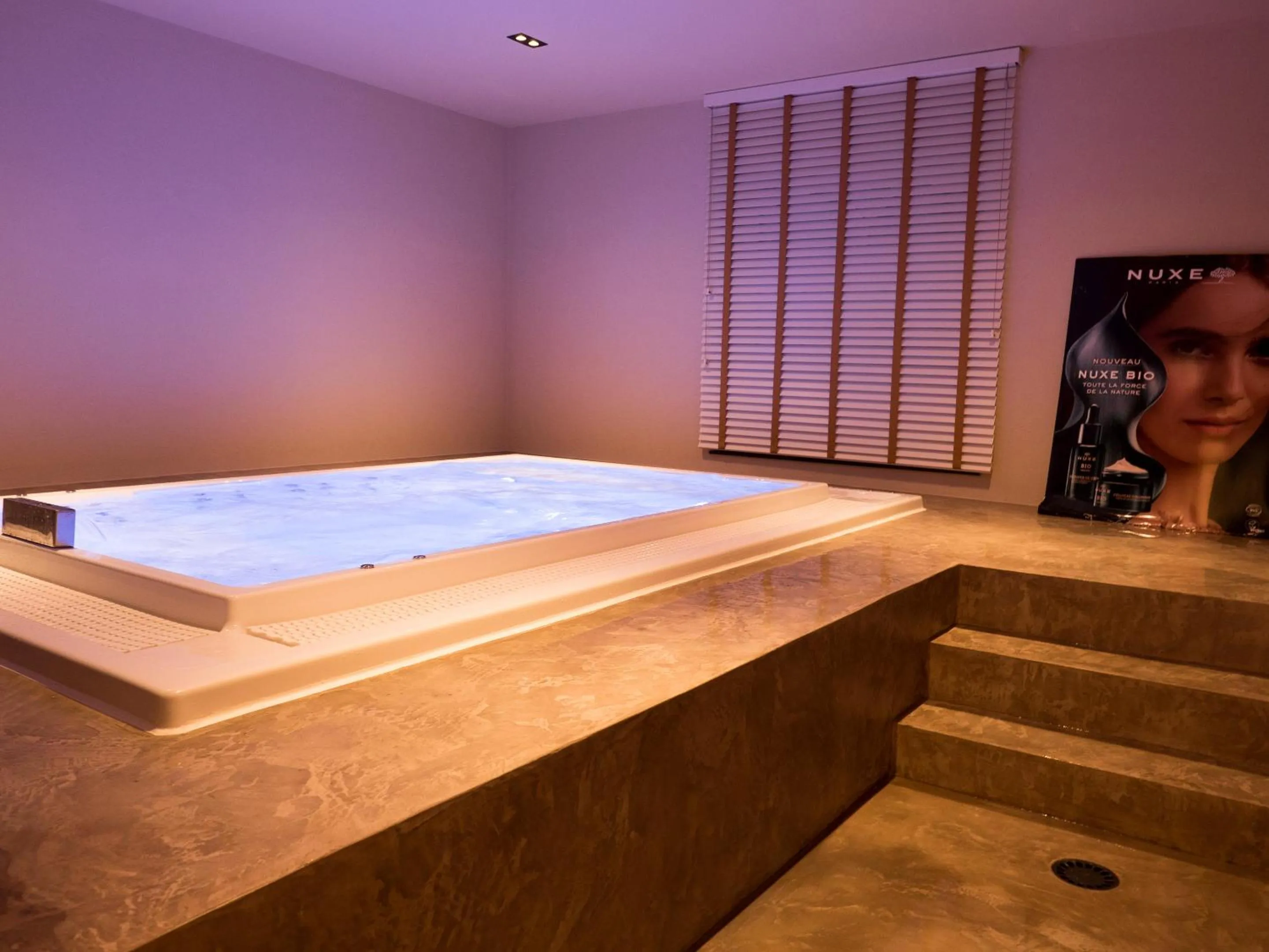 Hot Tub in Chateau d'Urspelt