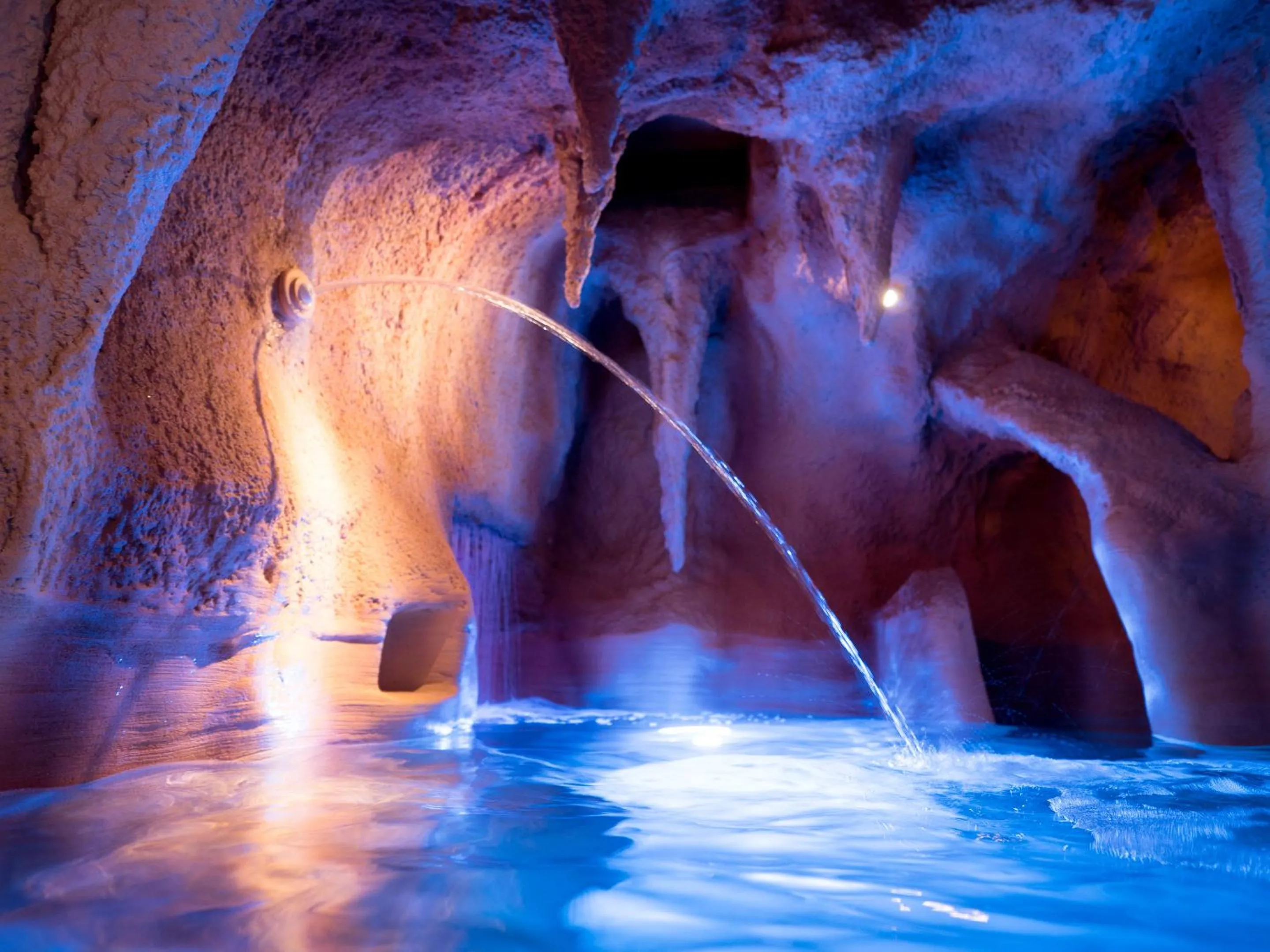 Swimming pool in Chateau d'Urspelt