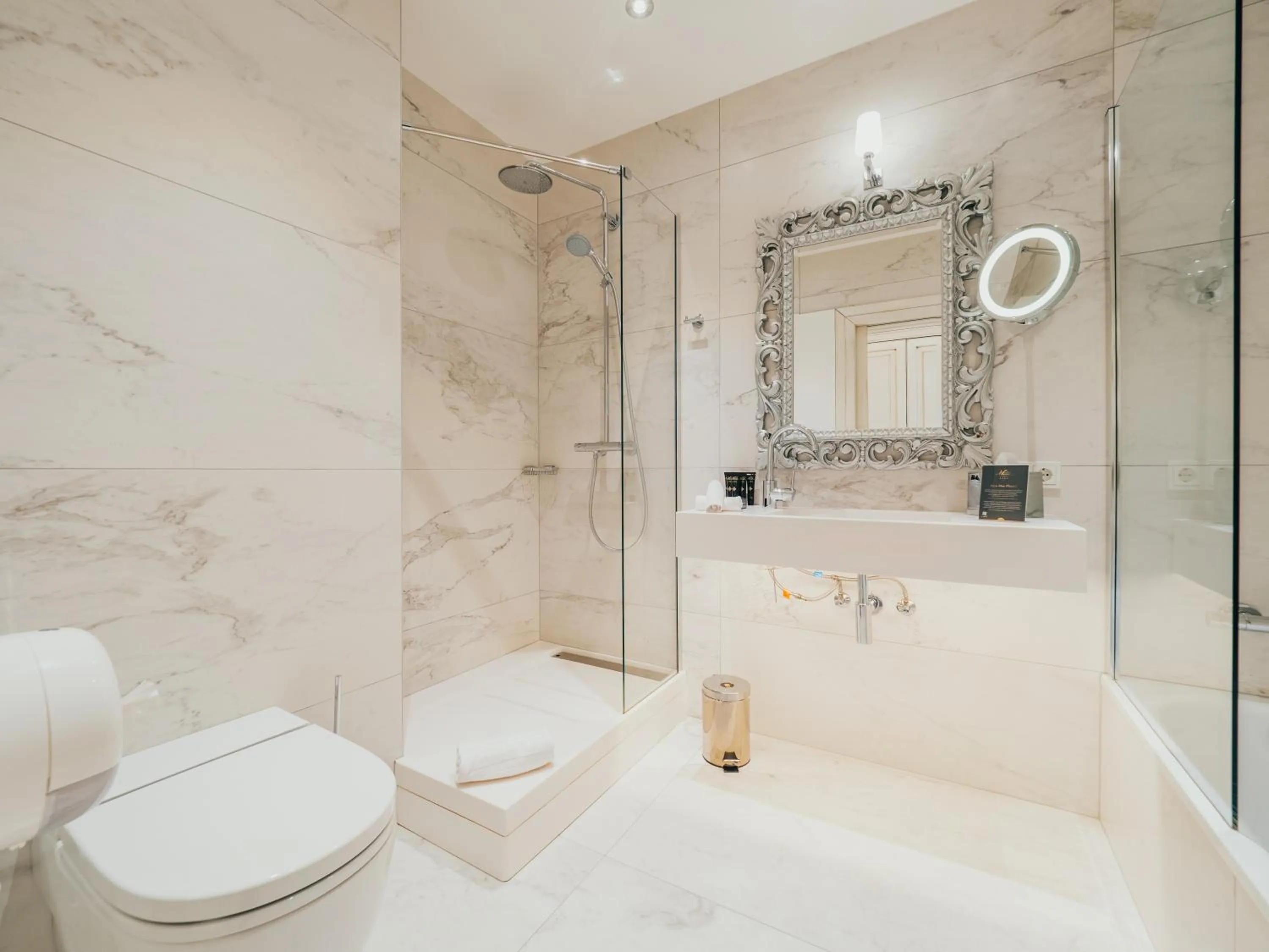 Shower in Chateau d'Urspelt