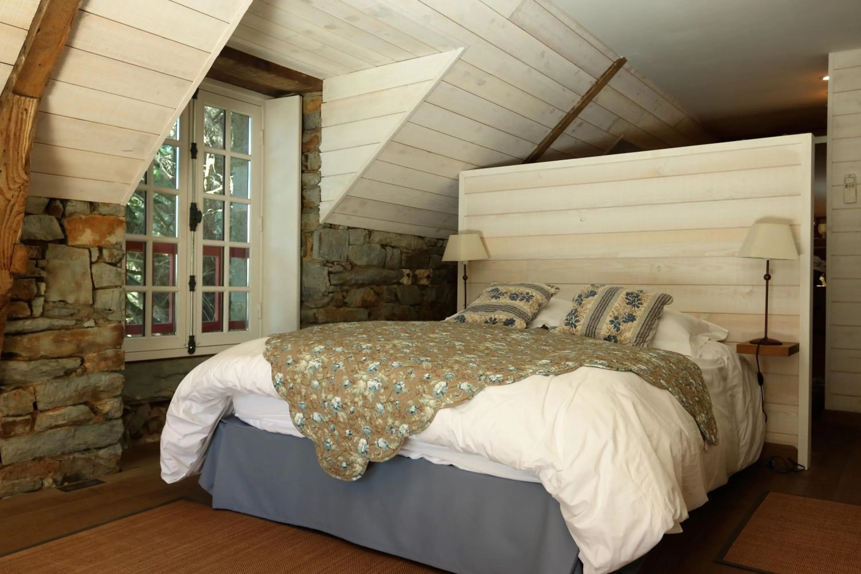 Bedroom in Cottage du Manoir de Trégaray