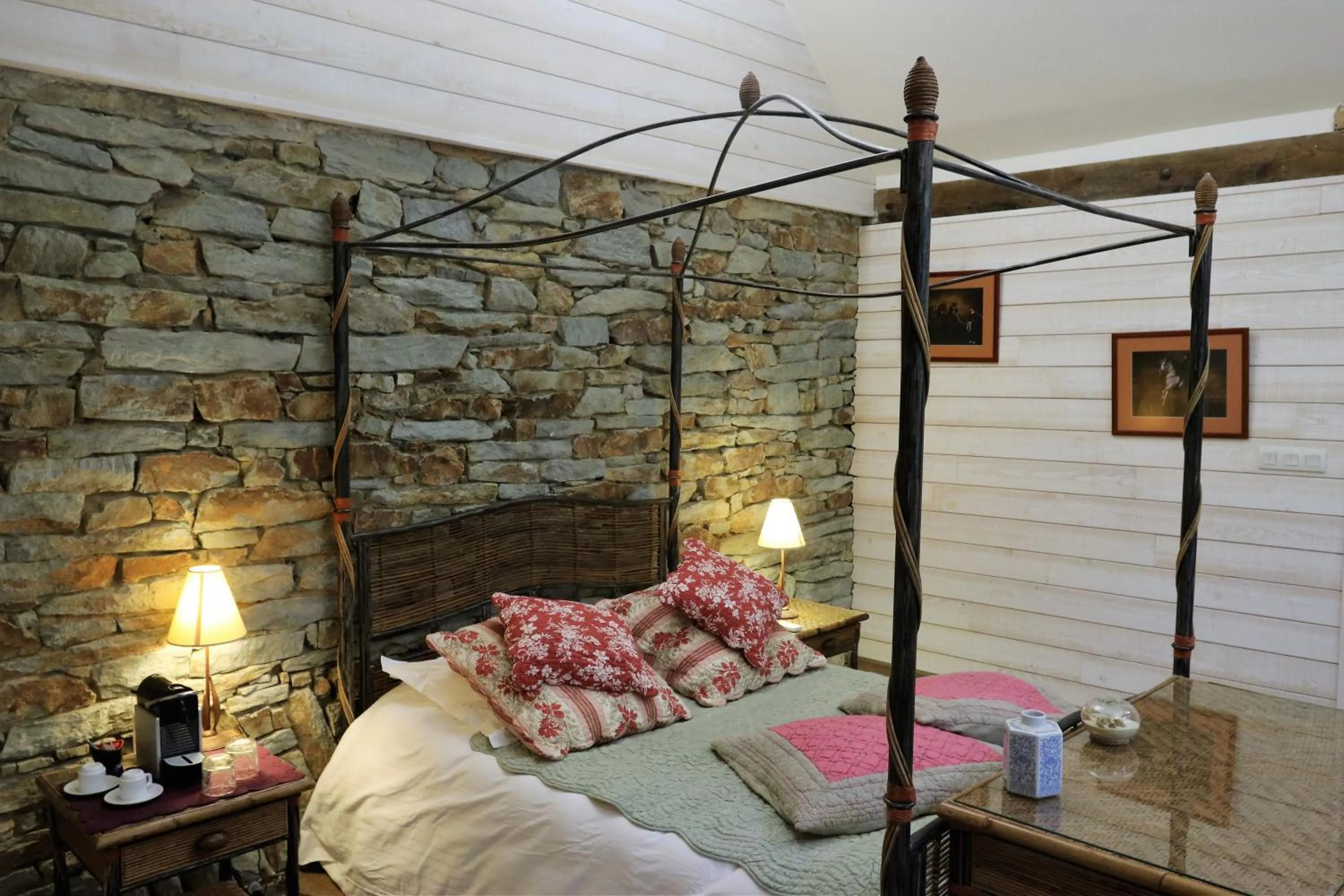 Bedroom in Cottage du Manoir de Trégaray