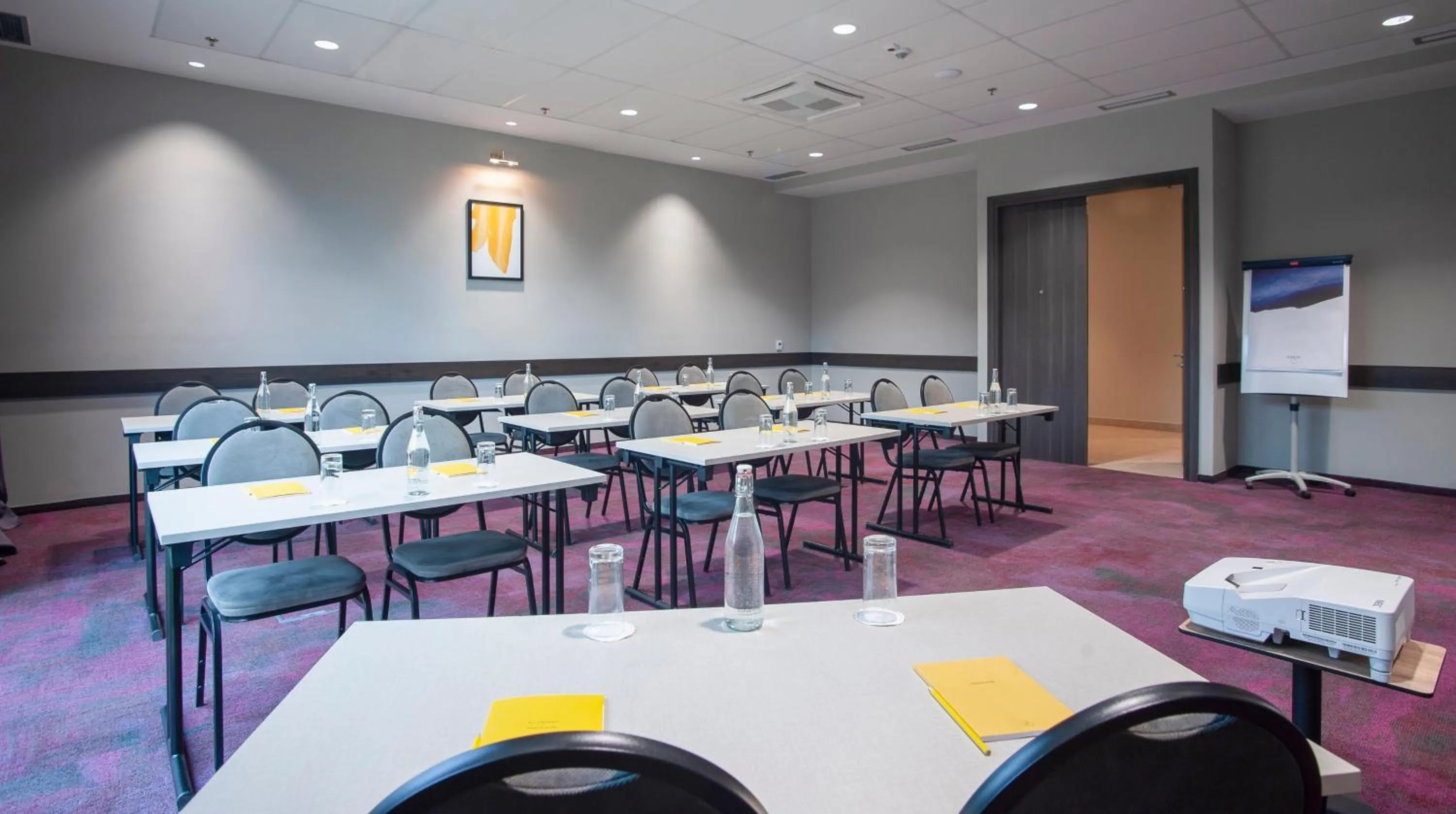 Meeting/conference room in voco - Podgorica by IHG