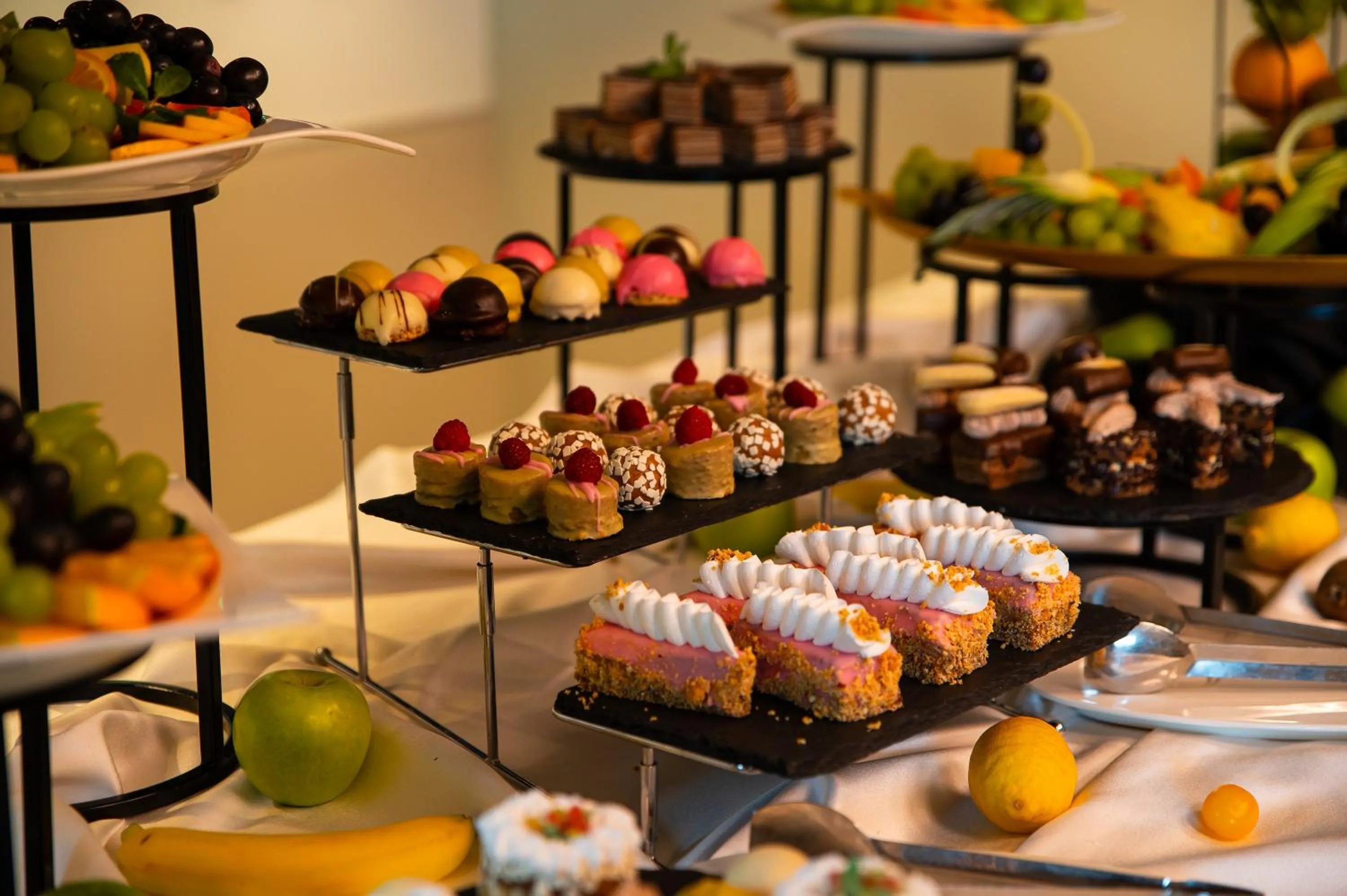 Restaurant/places to eat in voco - Podgorica by IHG