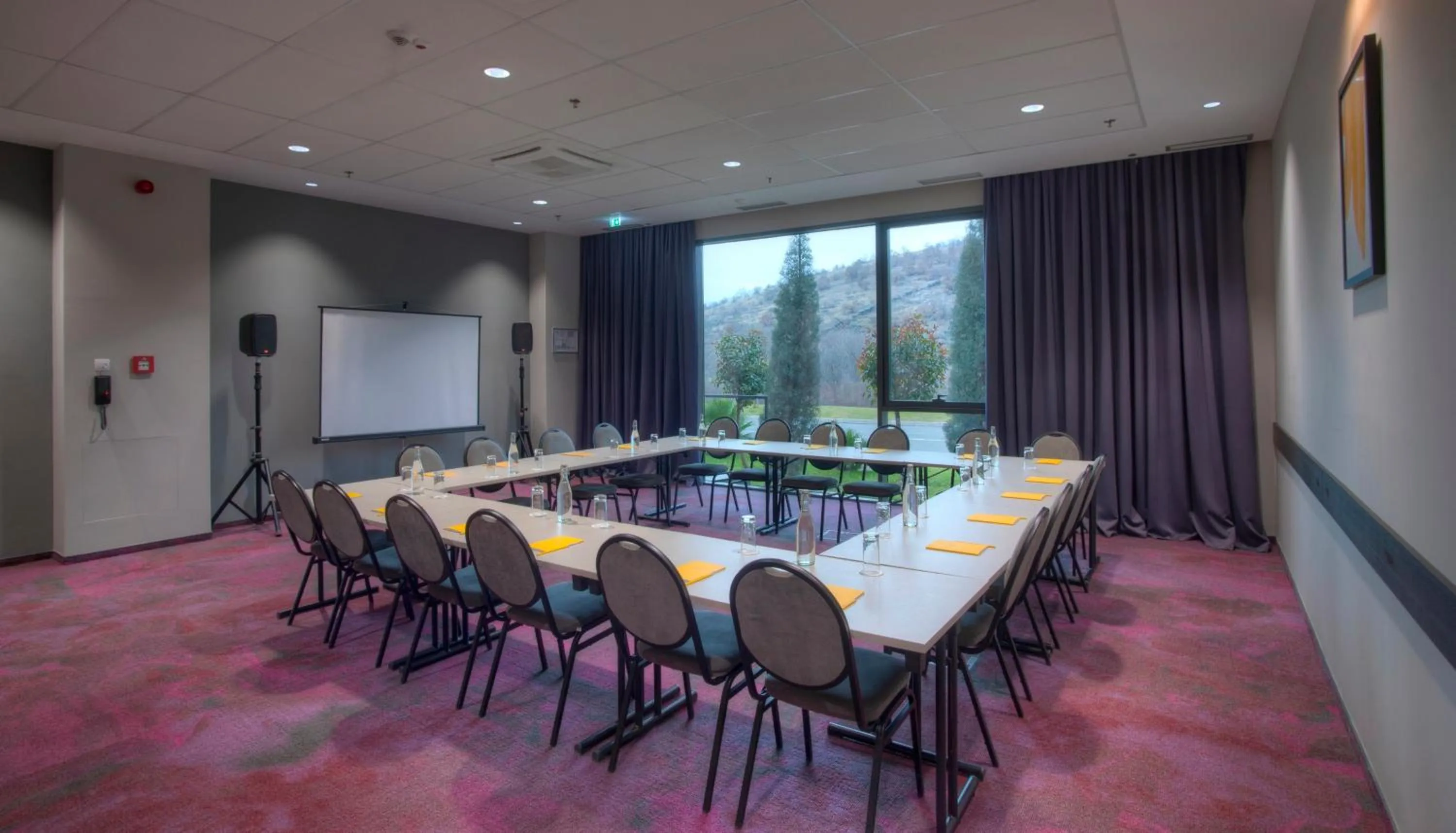 Meeting/conference room in voco - Podgorica by IHG