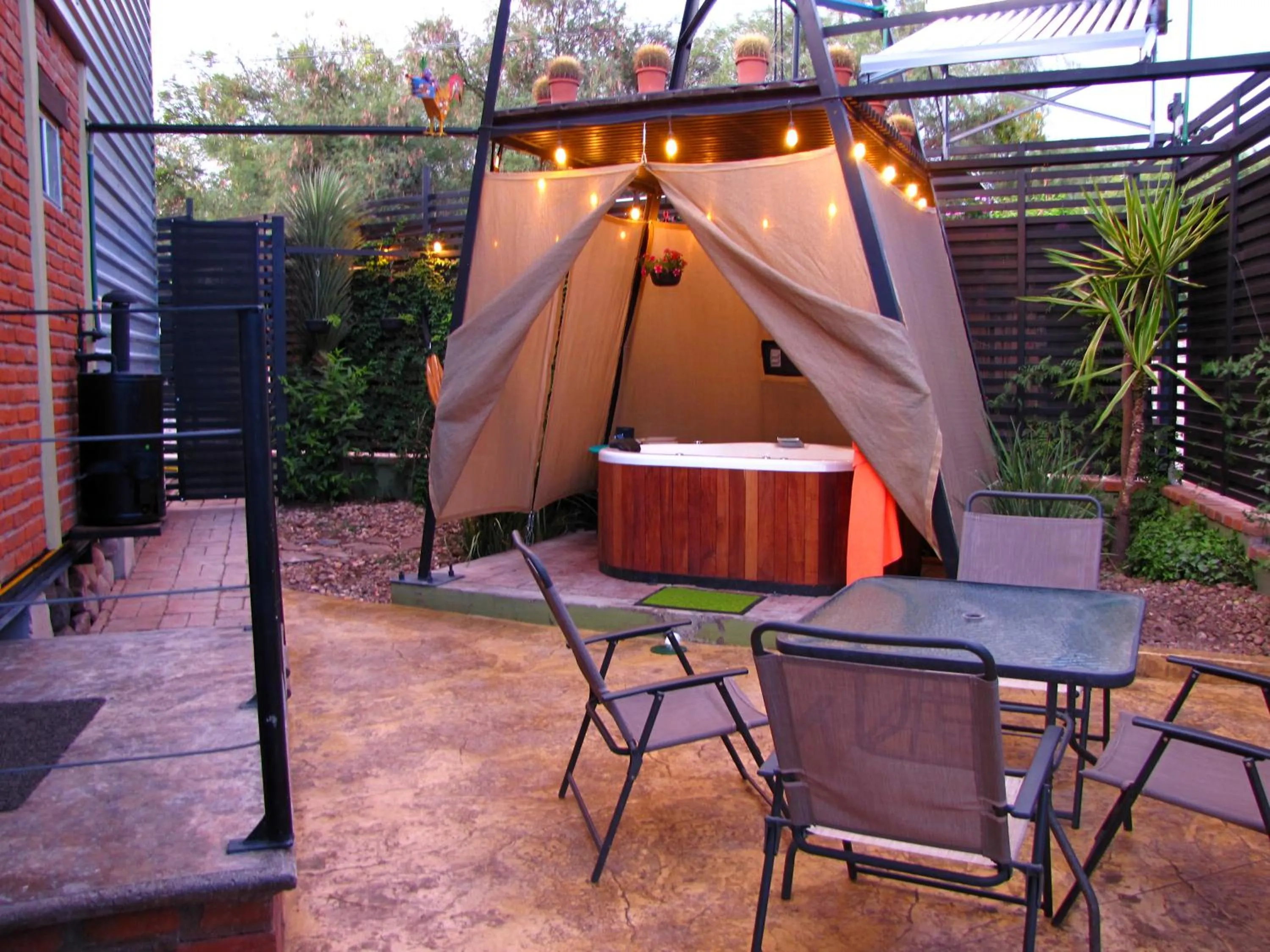 Patio in Mesa Verde by Rotamundos
