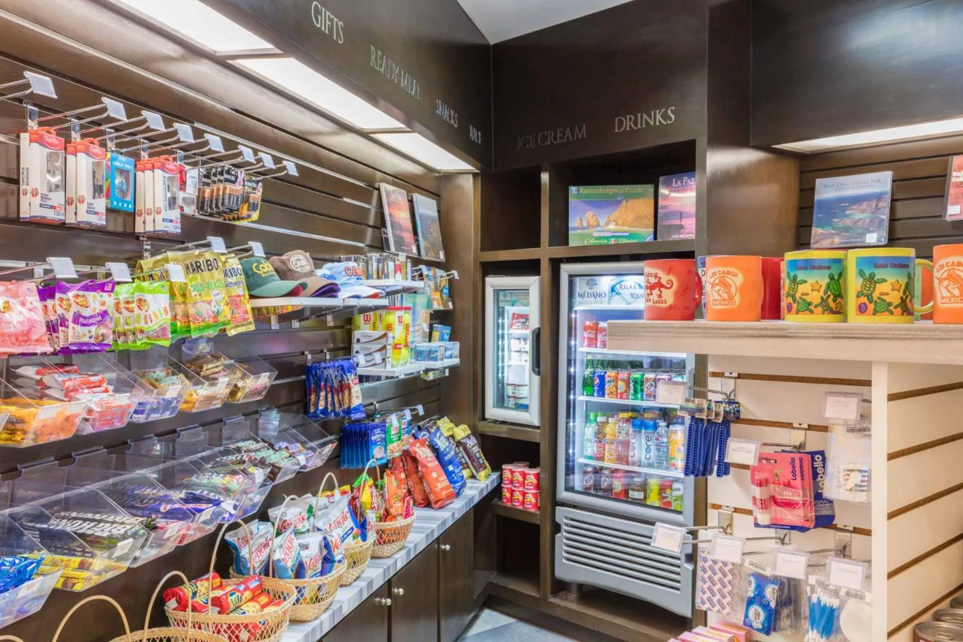 On-site shops in Medano Hotel and Spa