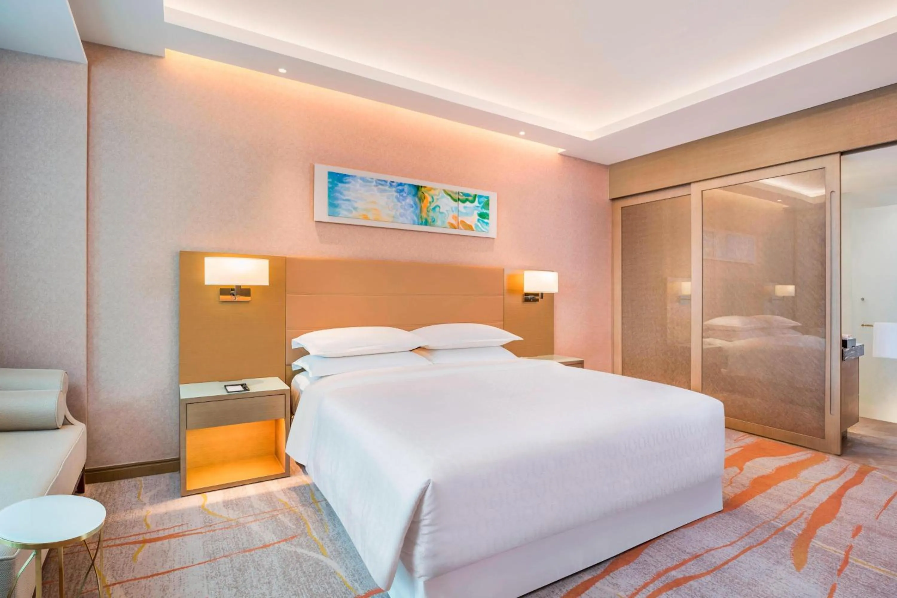 Photo of the whole room, Bed in Sheraton Qingdao West Coast