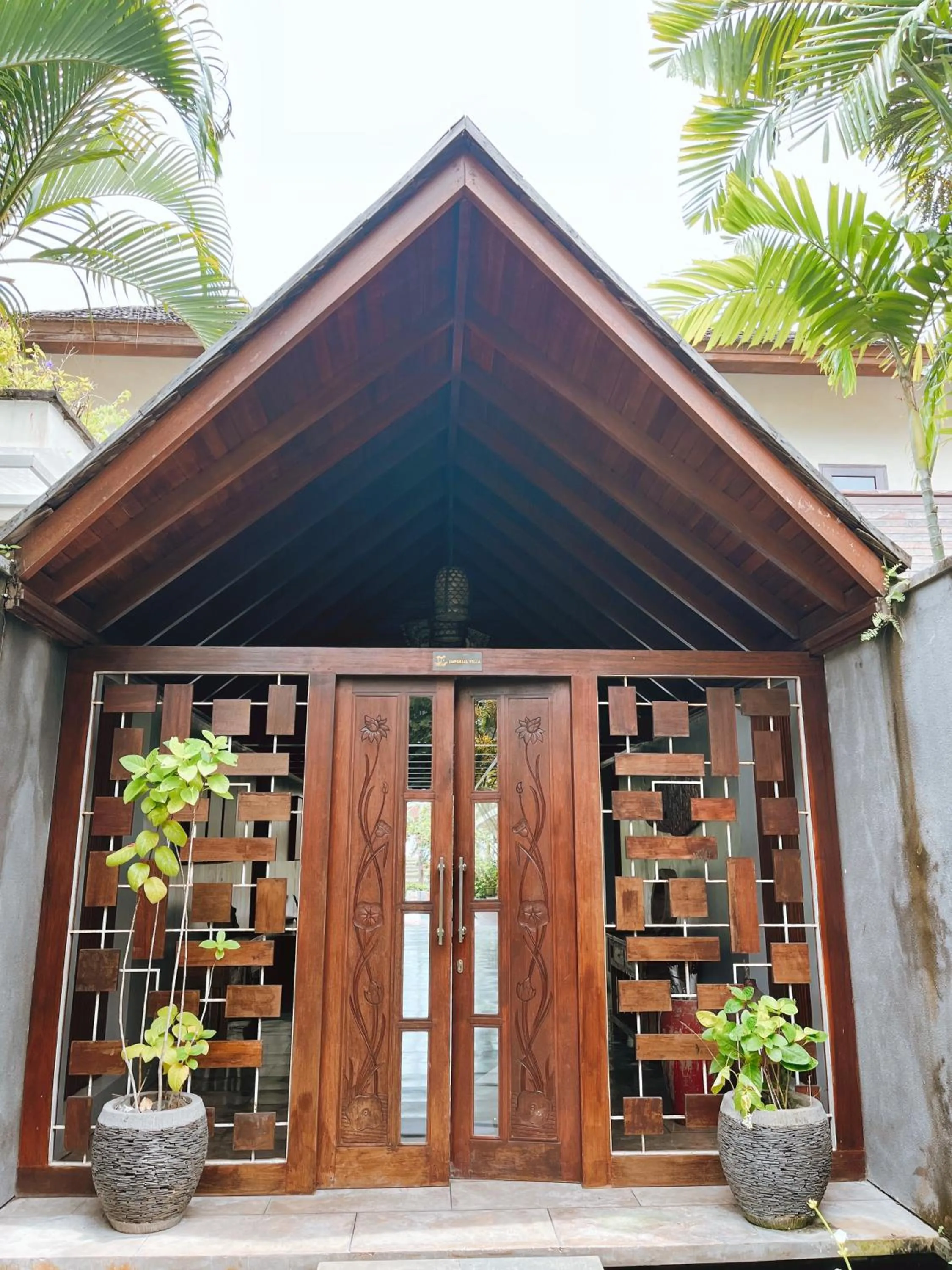 Property building in Villa Sally