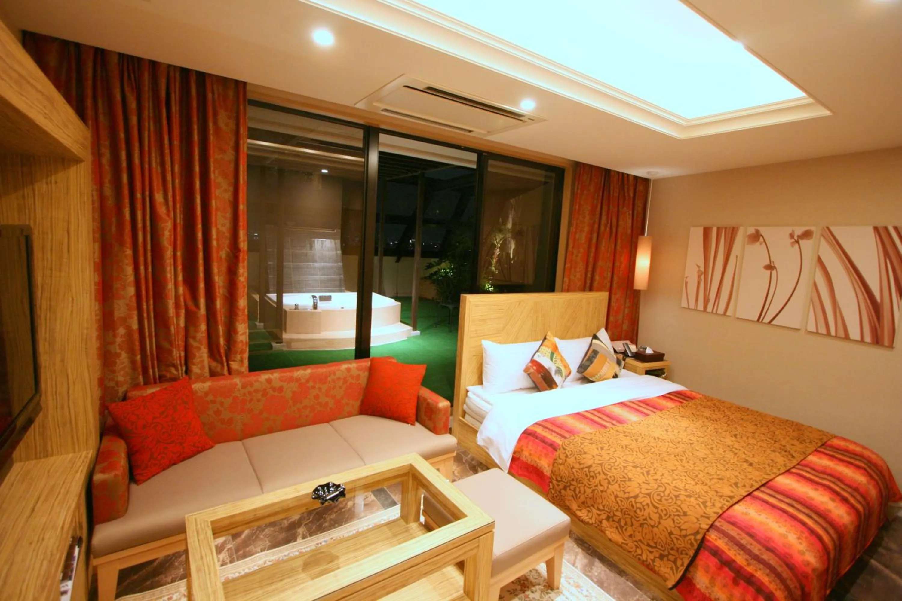 Bedroom, Bed in Hotel Aura Daito (Adult Only)