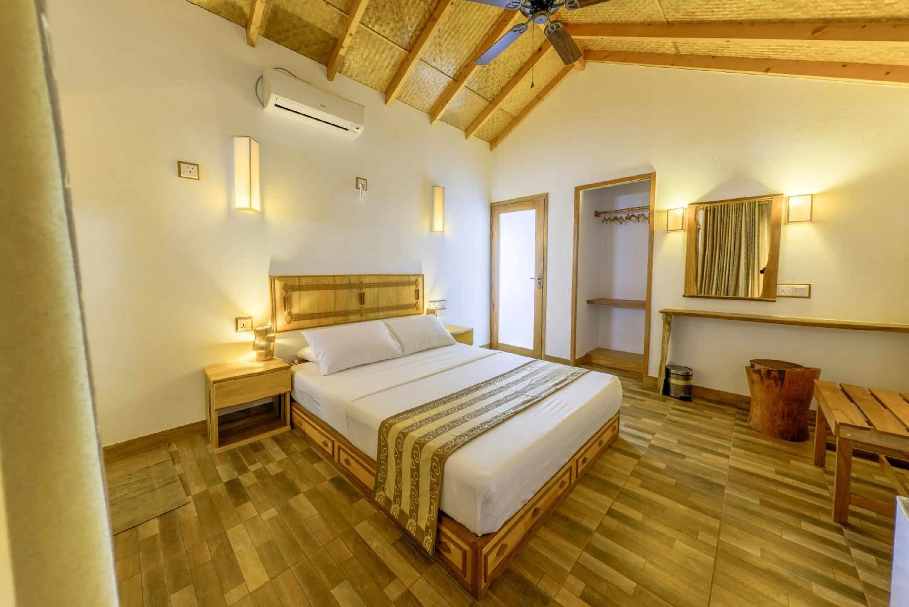 Photo of the whole room, Bed in Ameera Maldives