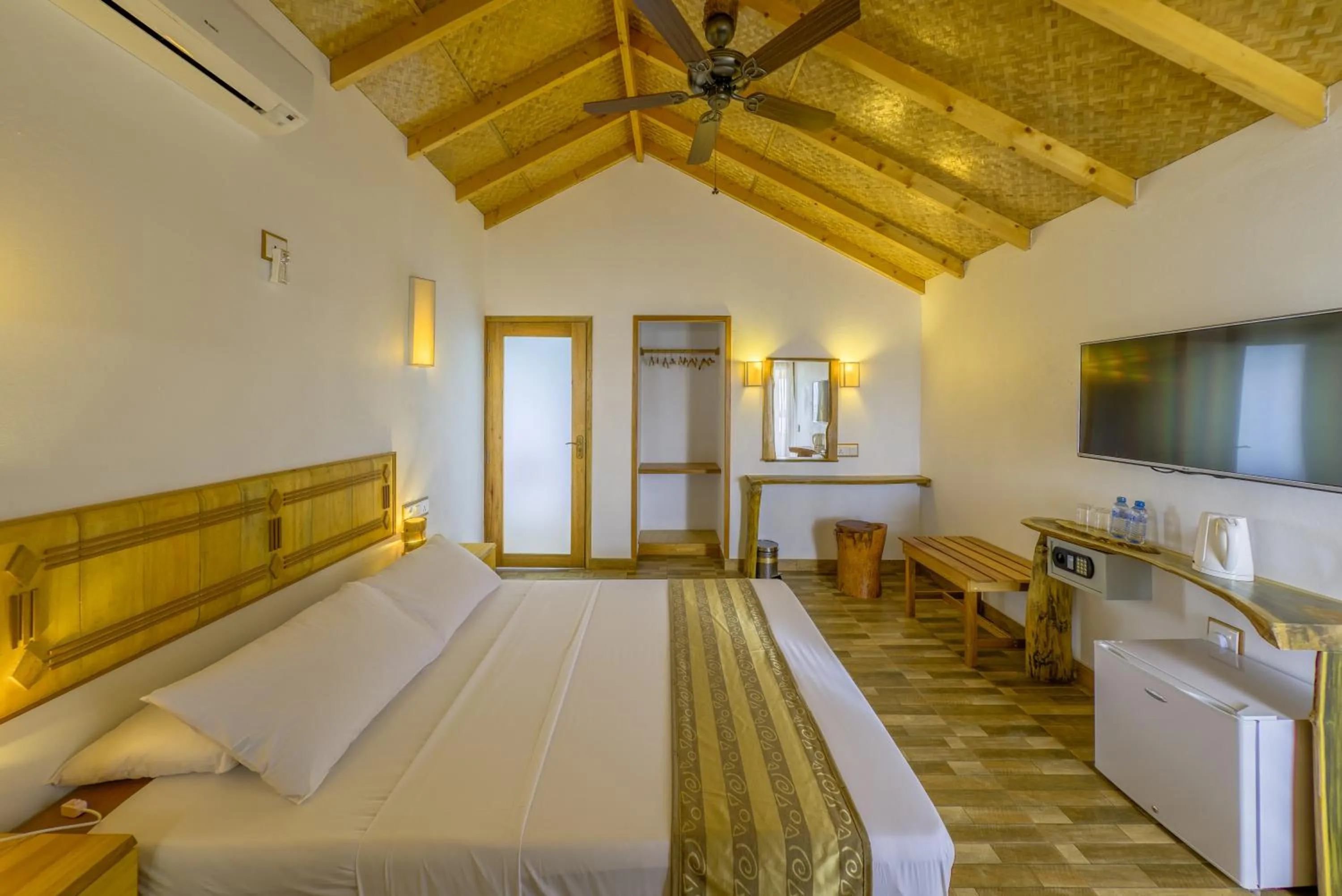 Photo of the whole room, Bed in Ameera Maldives