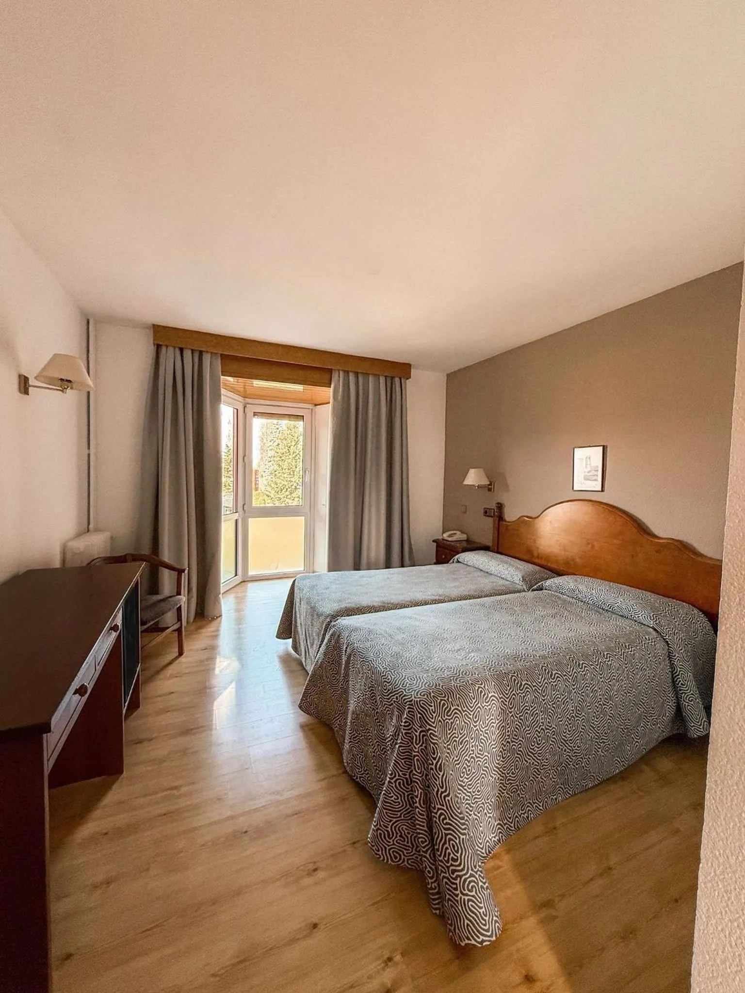 Bedroom, Bed in Puigcerda Park Hotel