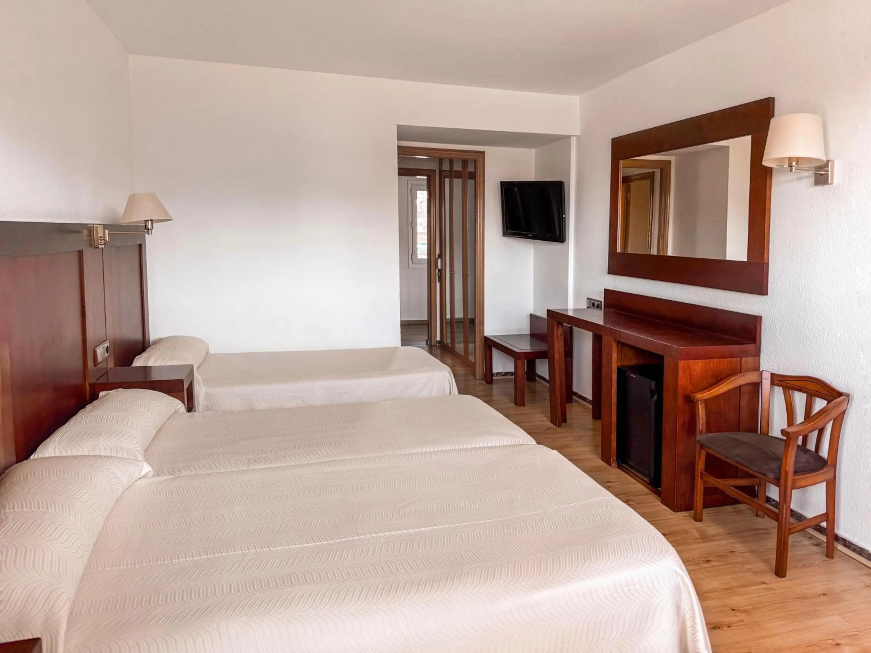 Photo of the whole room, Bed in Puigcerda Park Hotel